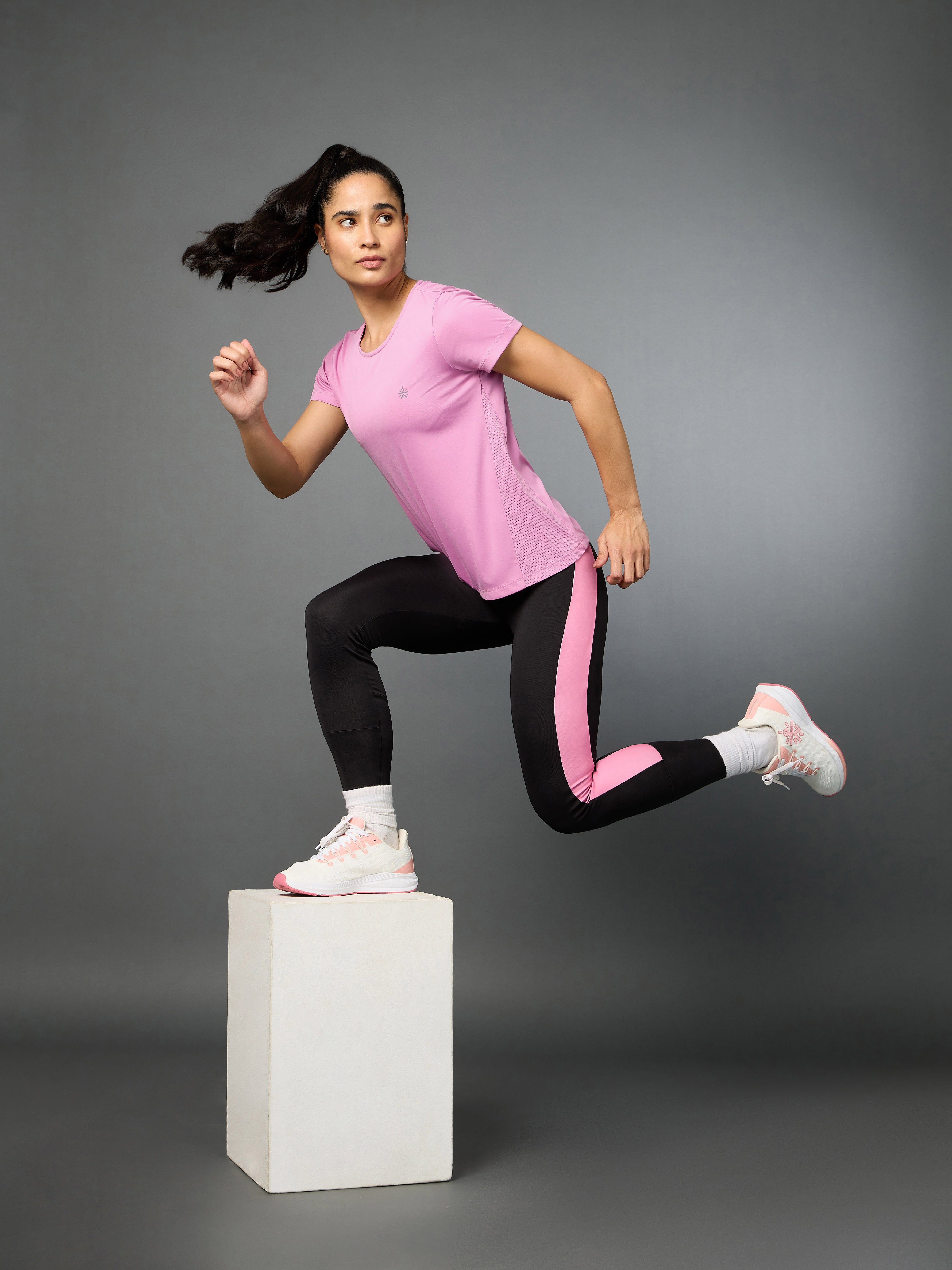Women's Performance Airflow Pink T-shirt