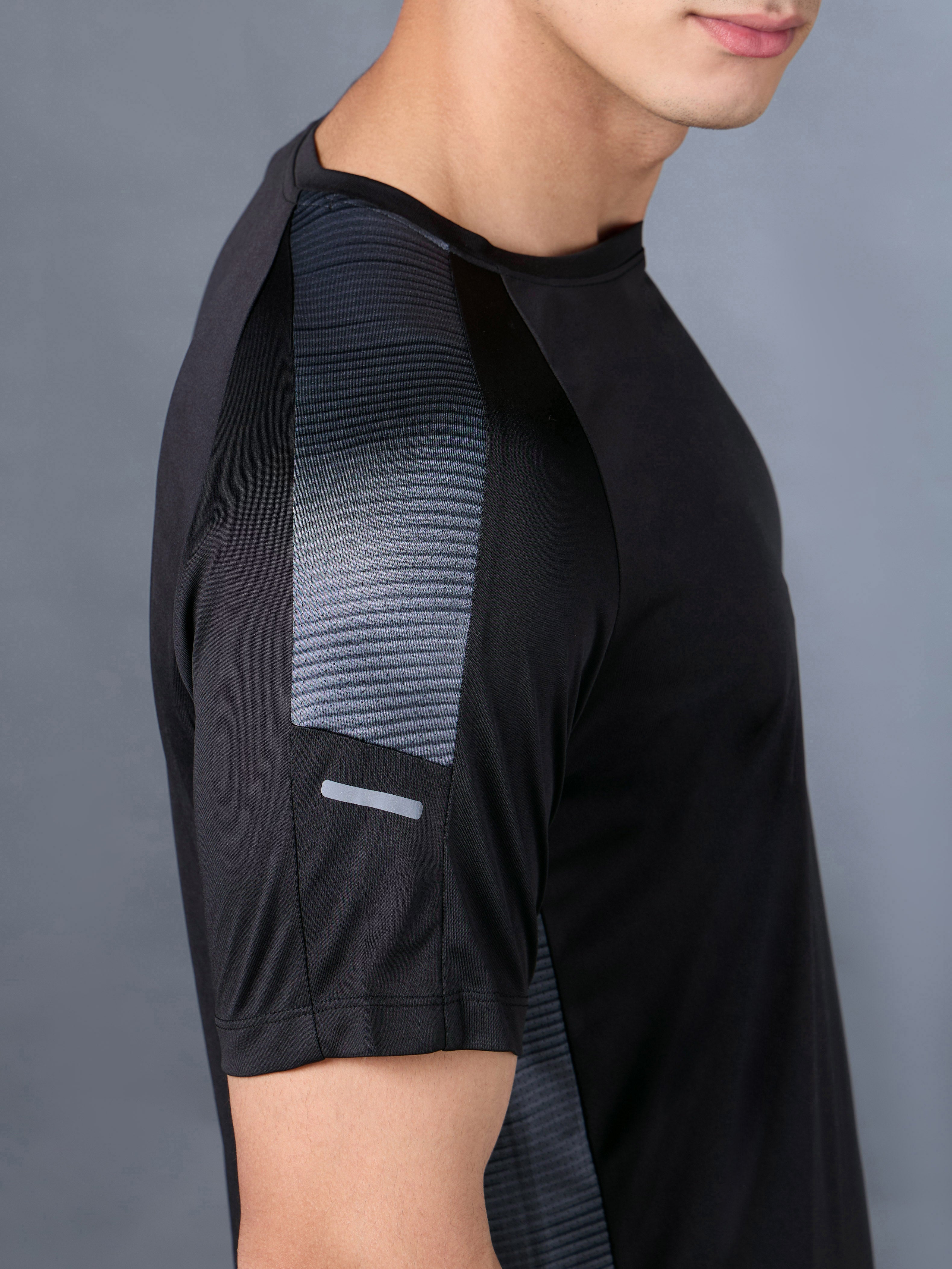 Men's Black Urban Pro Run T-shirt