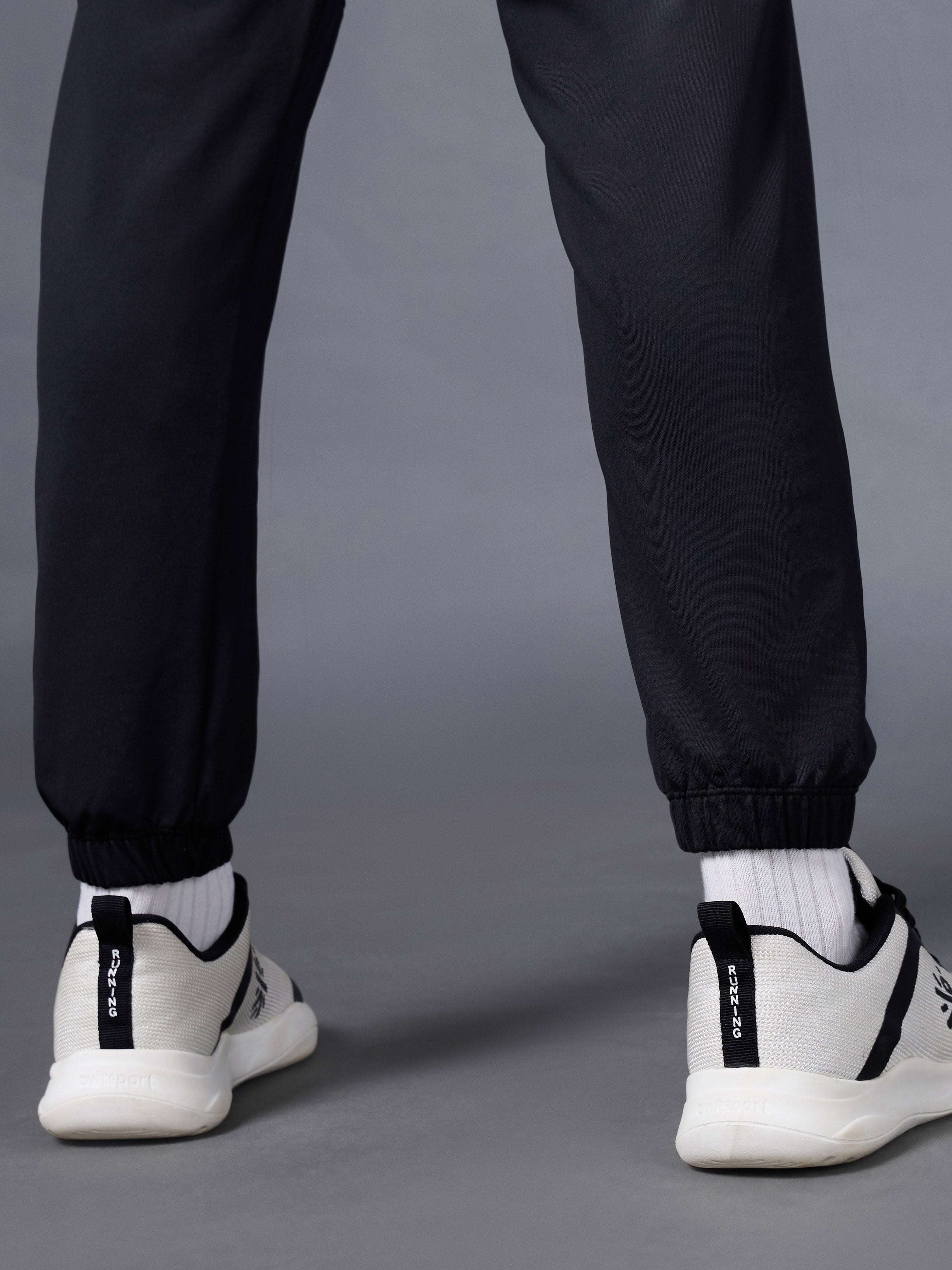 Men's Run Extra Mile Black Joggers