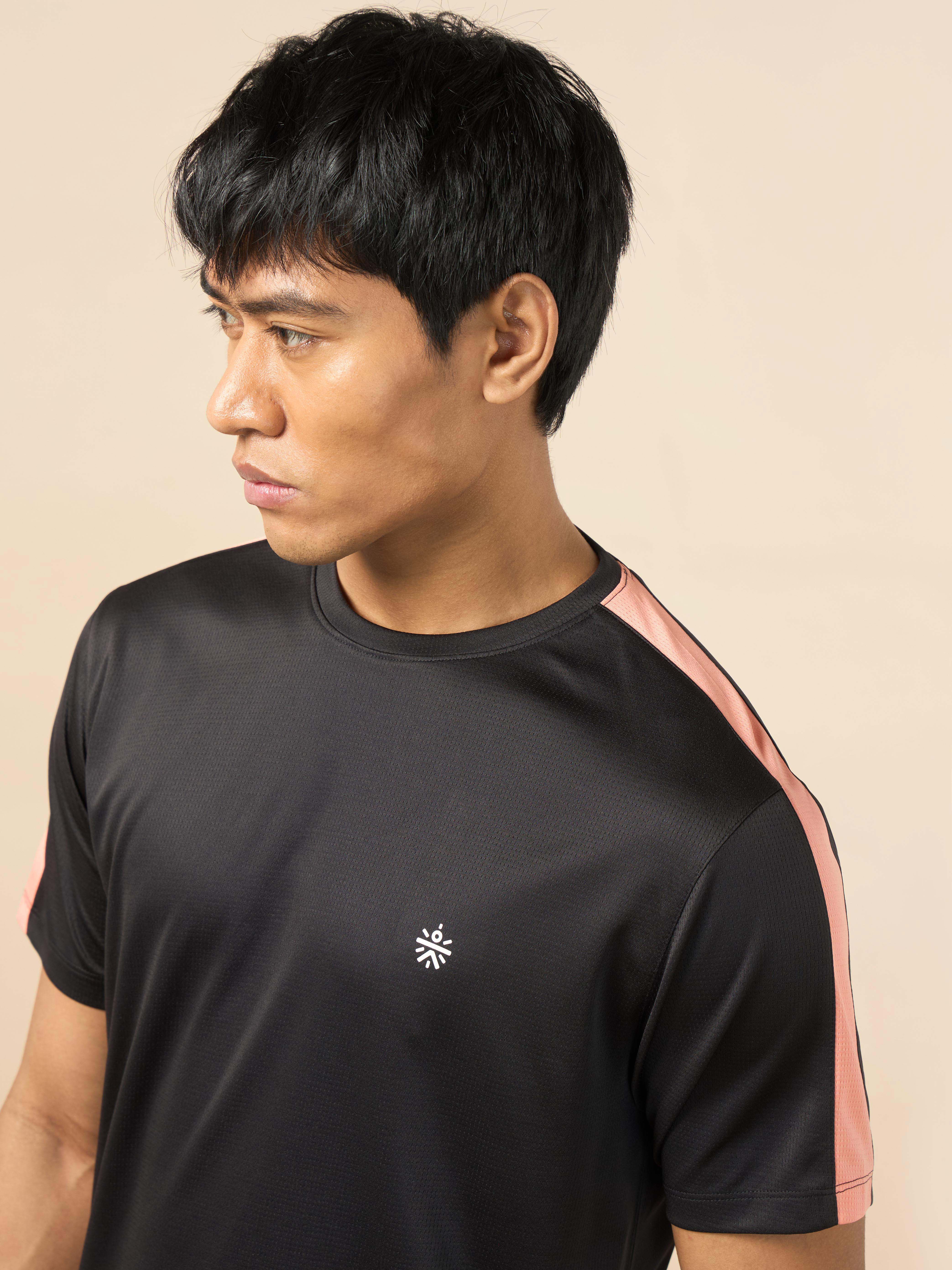 Men's Shoulder Pop Black Active T-shirt