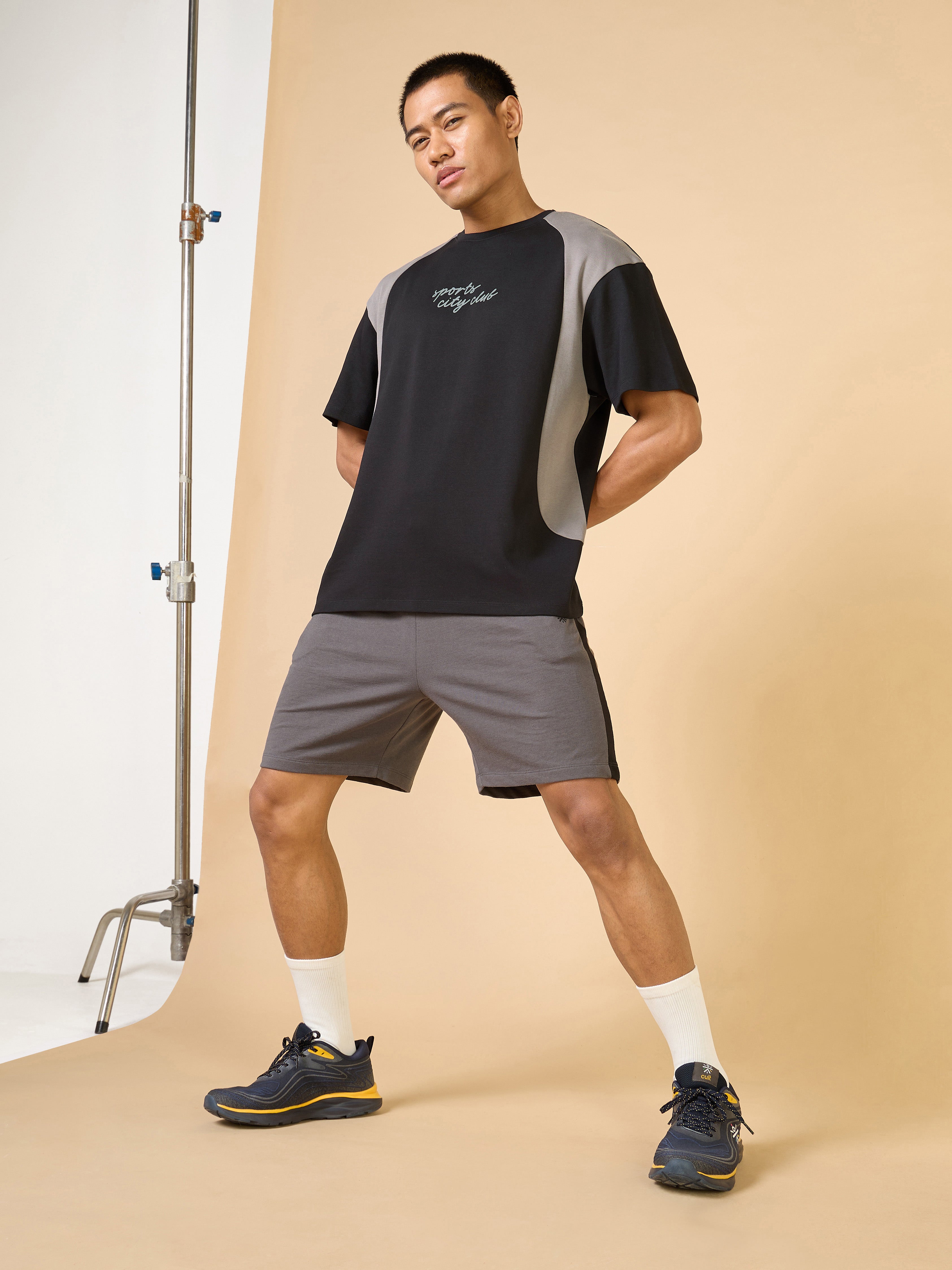 Men's Black Sports City Club Colorblock Relaxed fit T-shirt