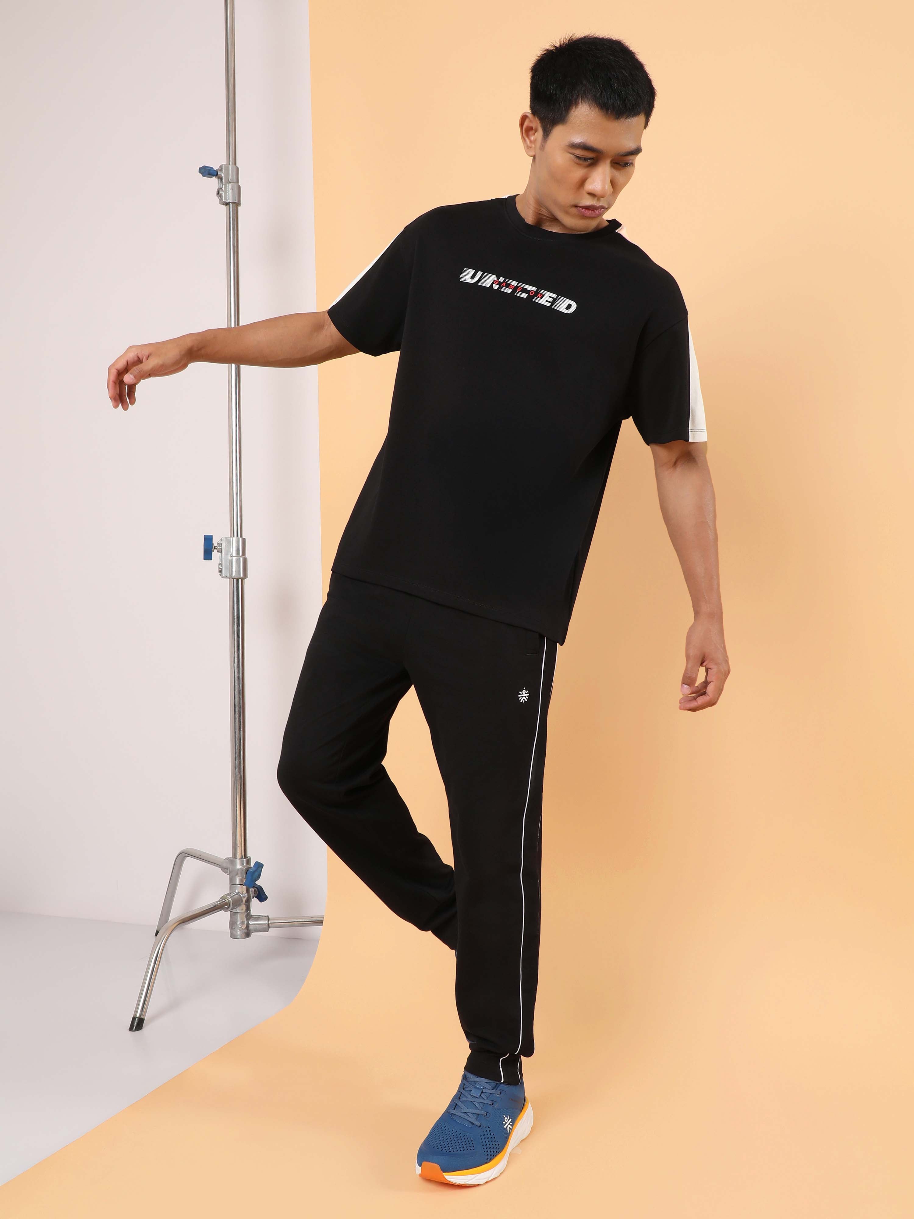 Men's Black Game On Typo Relaxed fit T-shirt