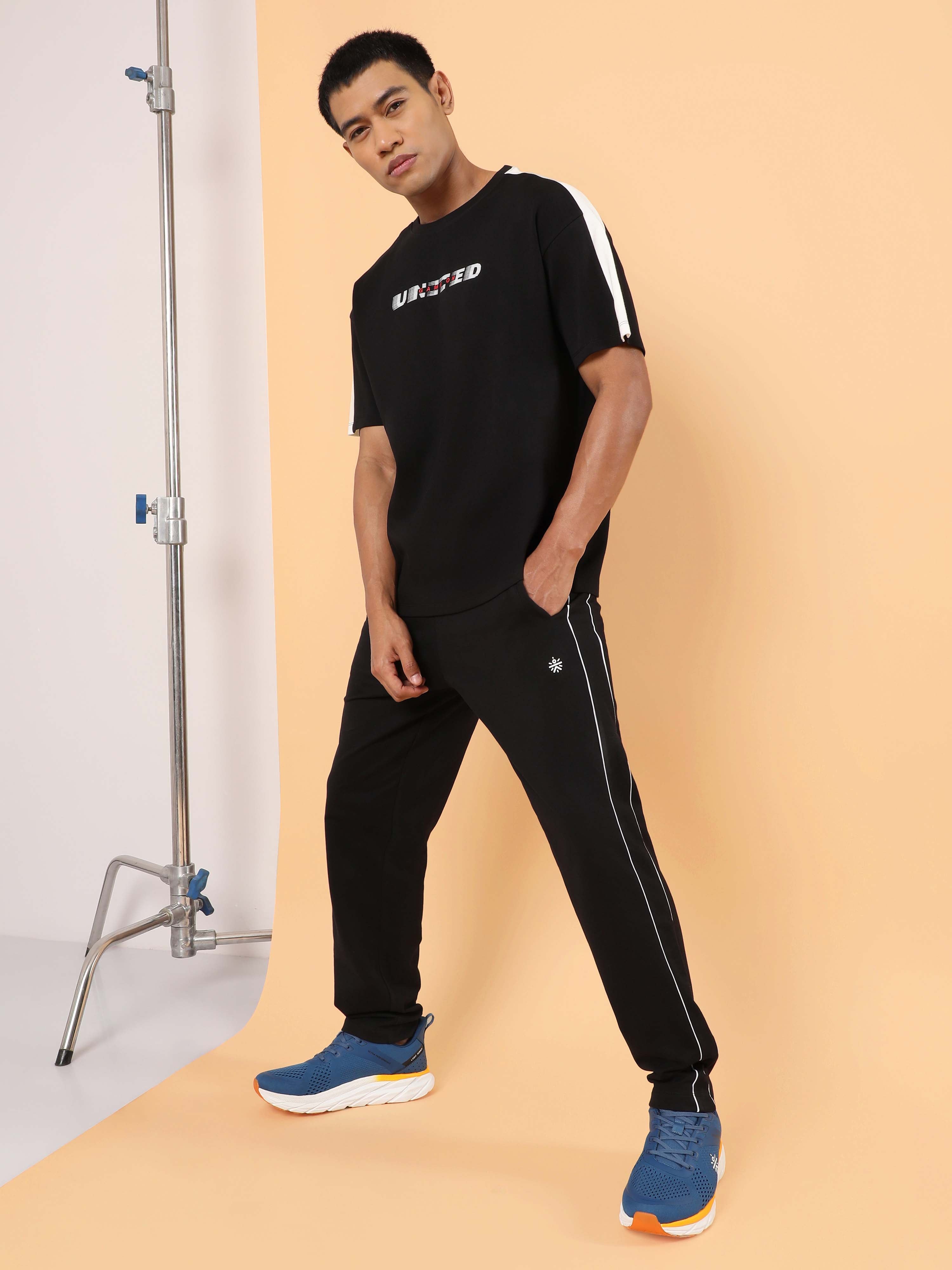 Men's Black Game On Typo Relaxed fit T-shirt