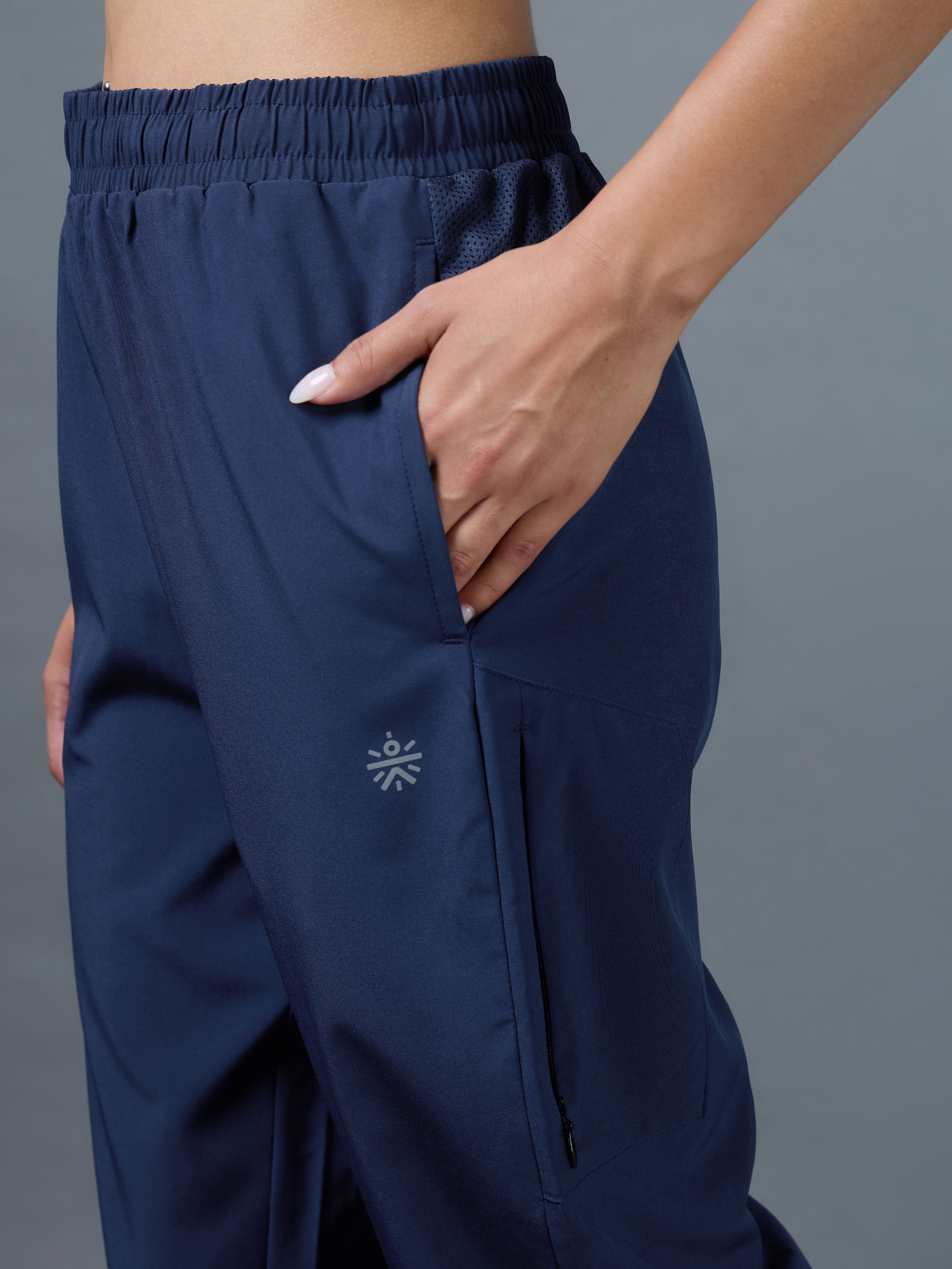 Women's Navy Run Elevate Trackpants
