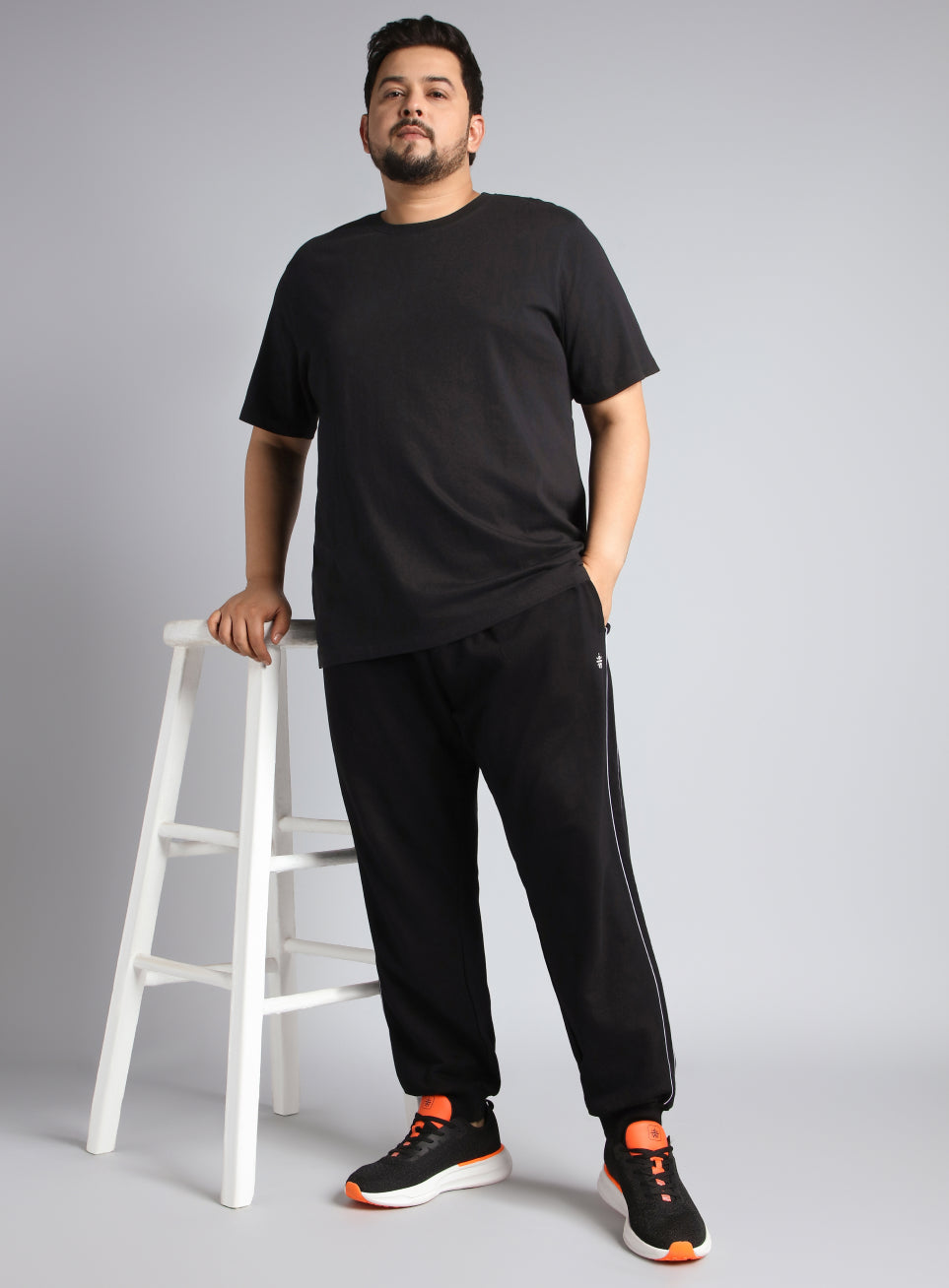 Men's Black Cotton Plus Size Everyday Regular Fit T-shirt