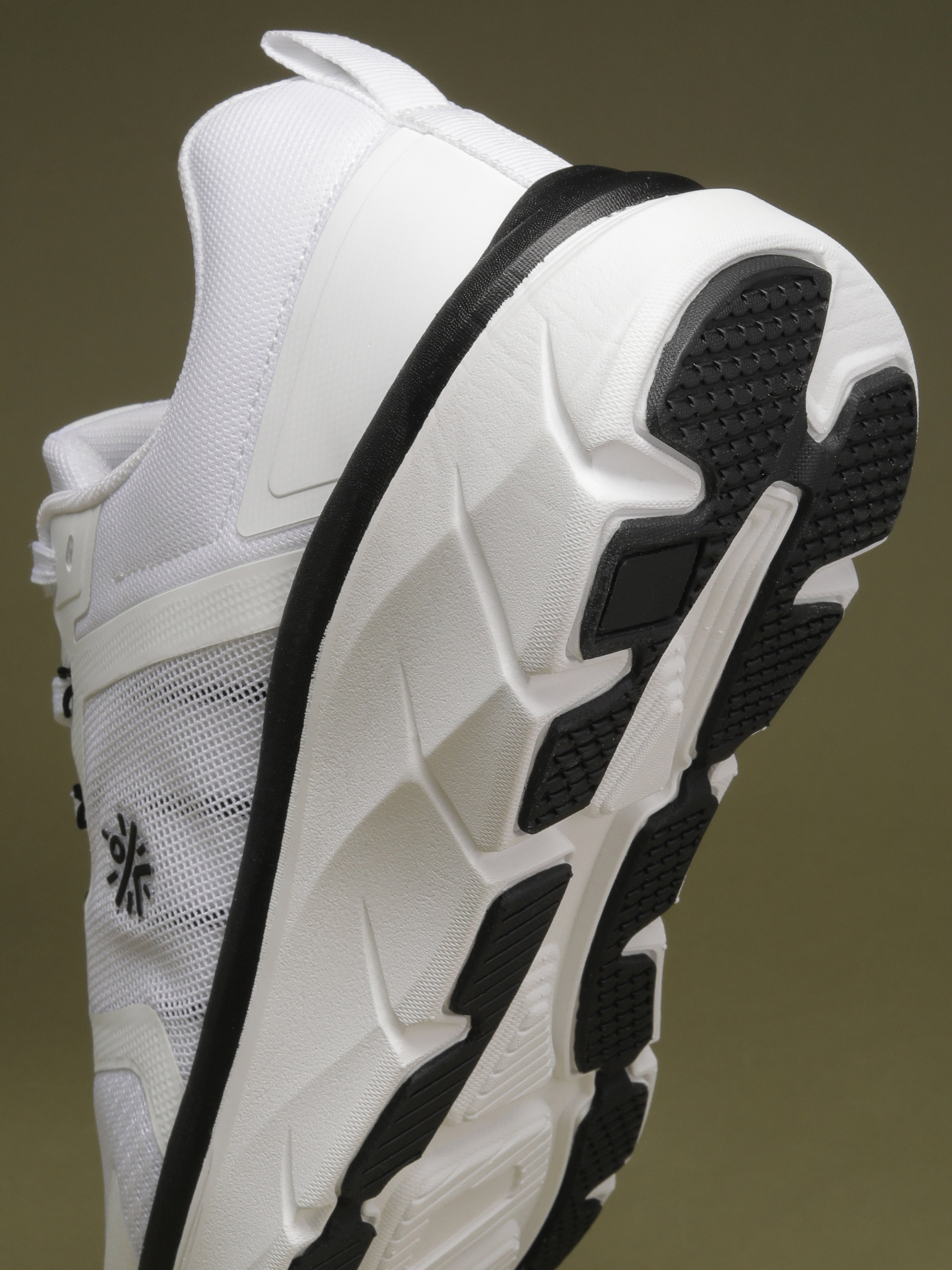 cult Men's Flint Running Shoes - White/Black