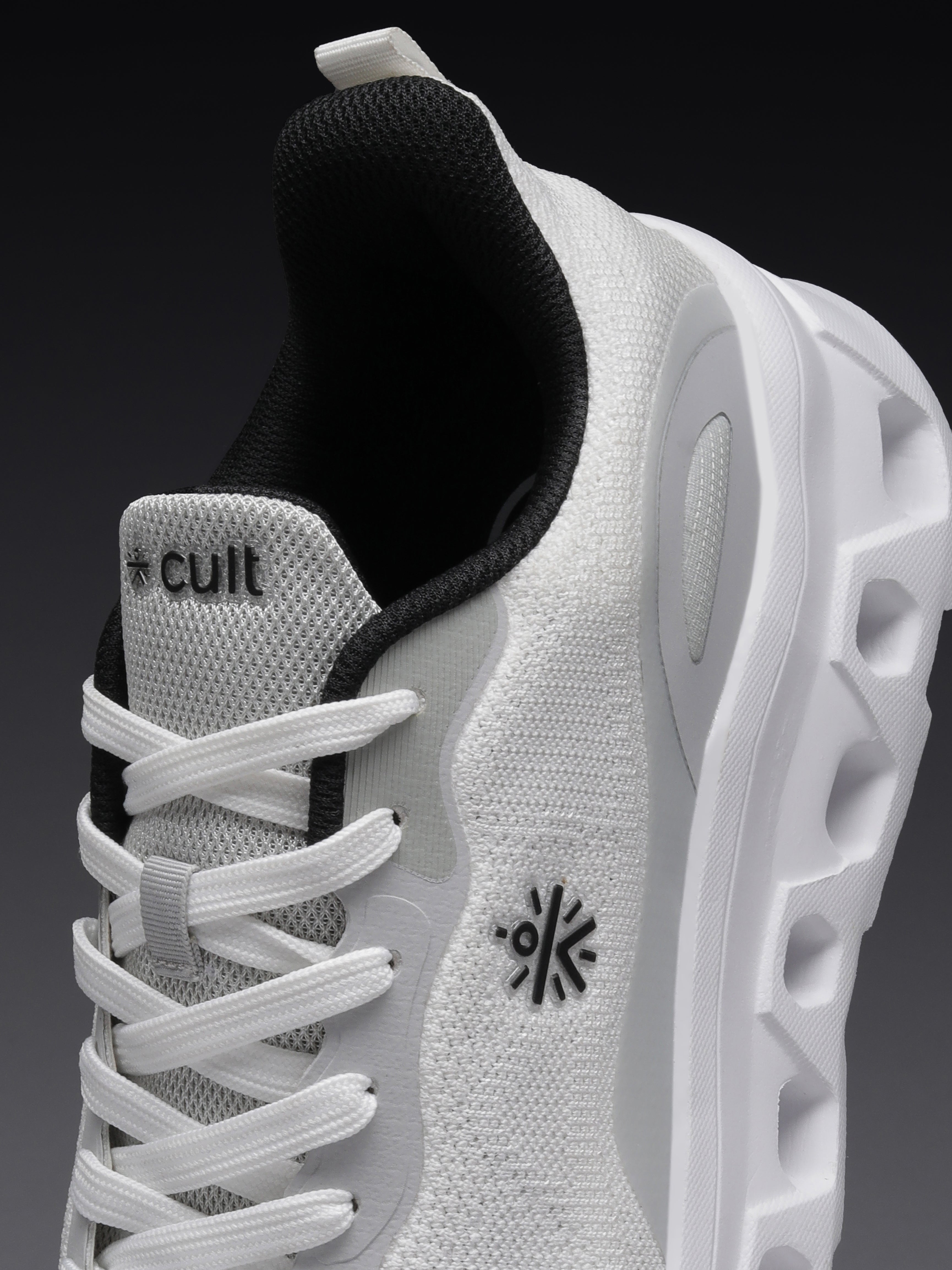 cult Men's Oxyra Walking Shoes - White/Black