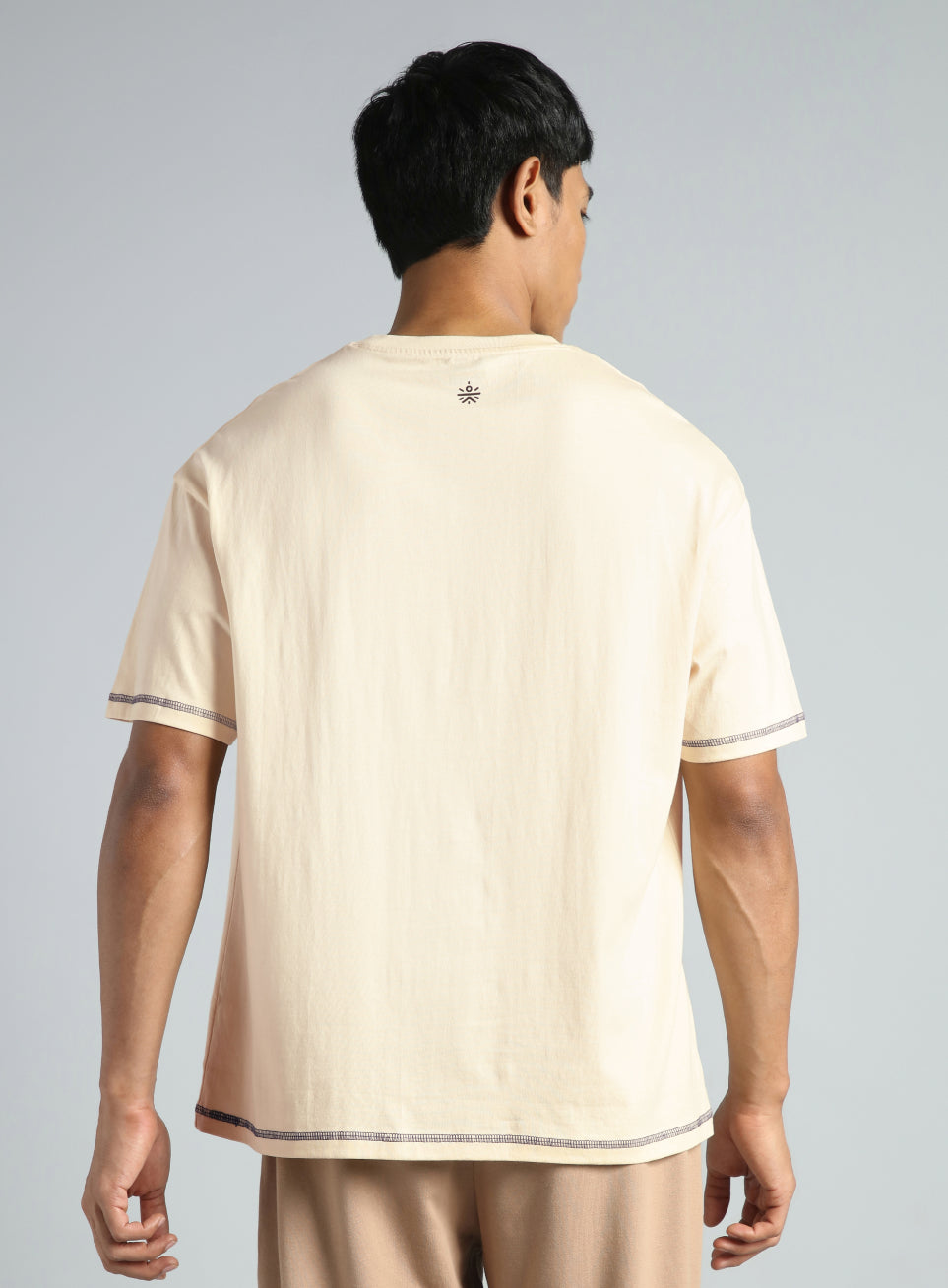 Men's Cream Play On Relaxed fit Graphic T-shirt