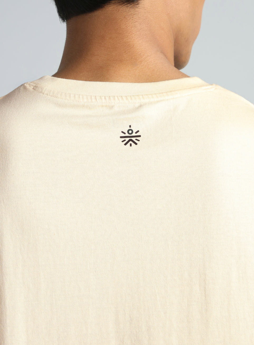 Men's Cream Play On Relaxed fit Graphic T-shirt