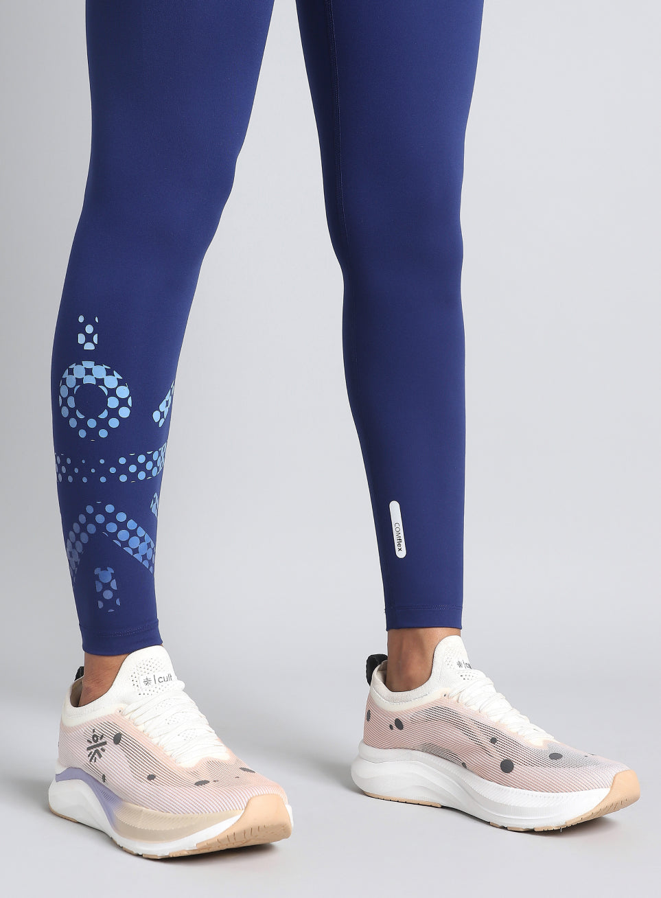 Women's Blue Absolute Fit Tights with Logo Print and Back Pocket