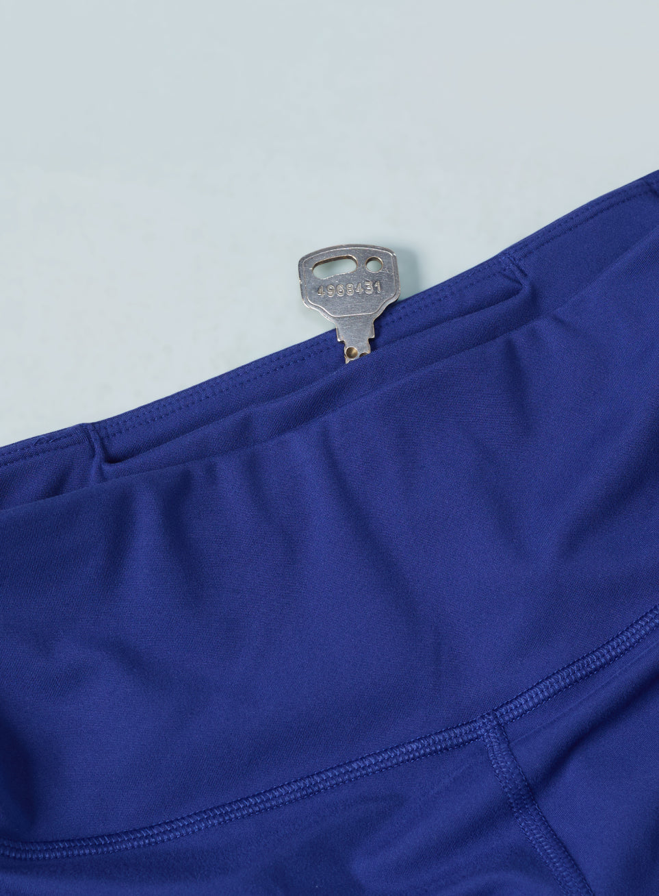 Women's Blue Absolute Fit Tights with Logo Print and Back Pocket