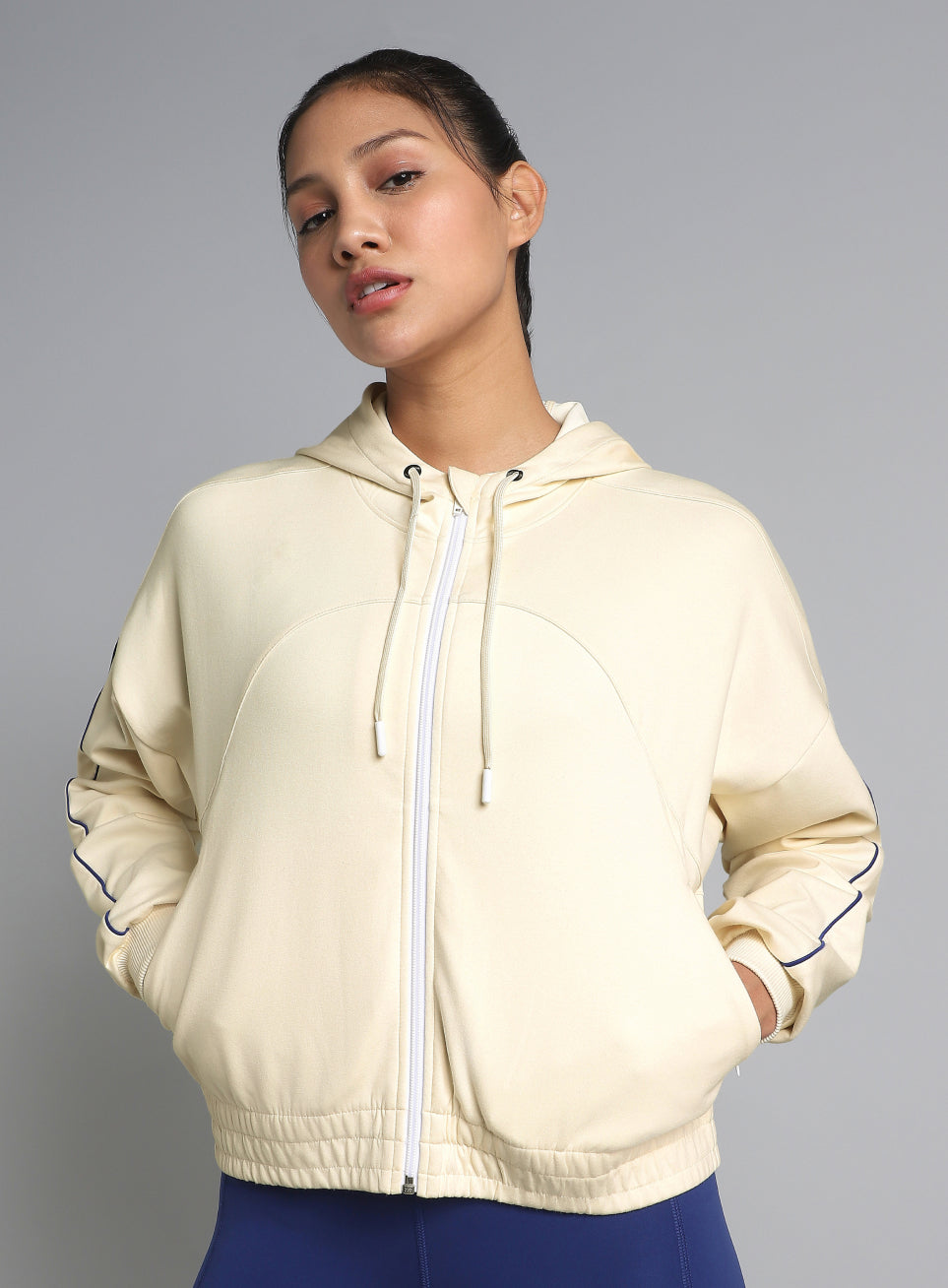 Women's Off White Workout Essential Cropped Jacket