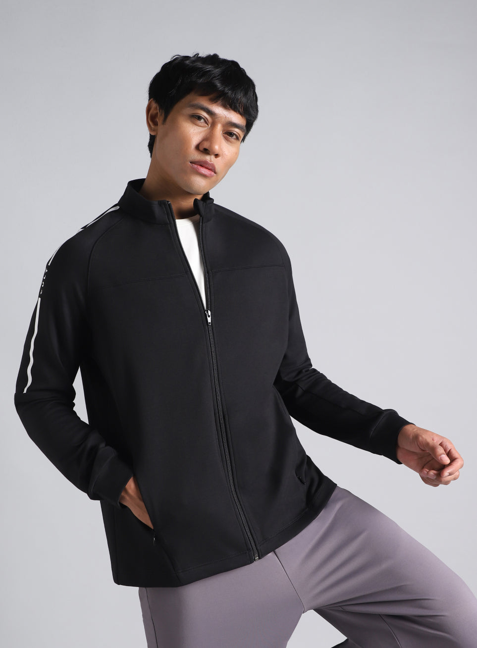 Men's Black Training Essential Mid Layer Jacket