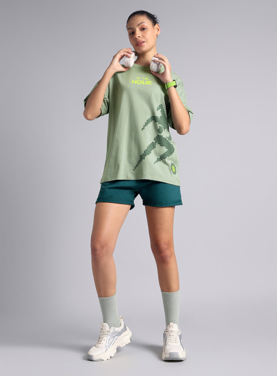 Women's Olive On The Move Graphic Oversized Fit T-shirt