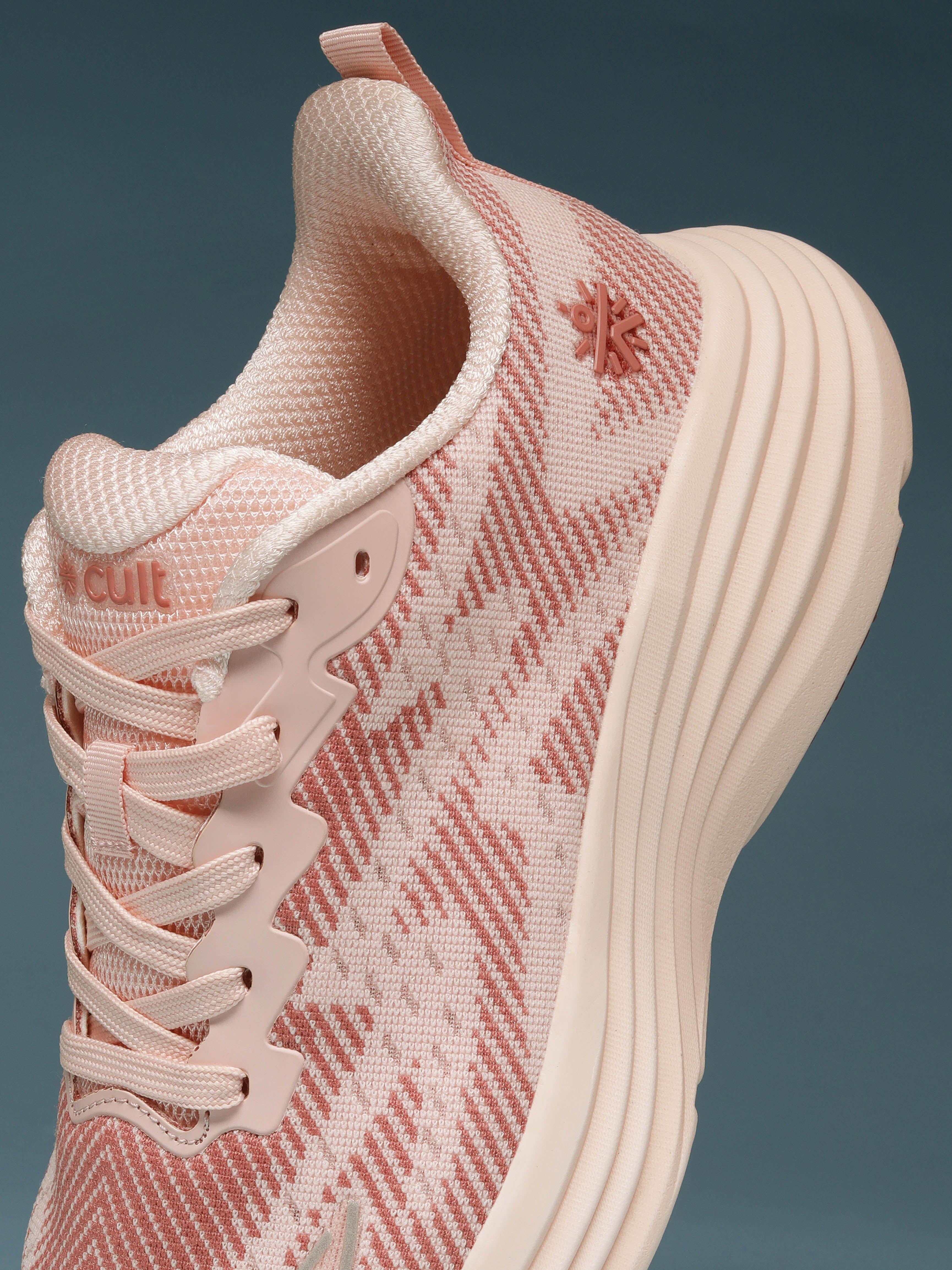 cult Women's PaceLite Walking Shoes - Peach