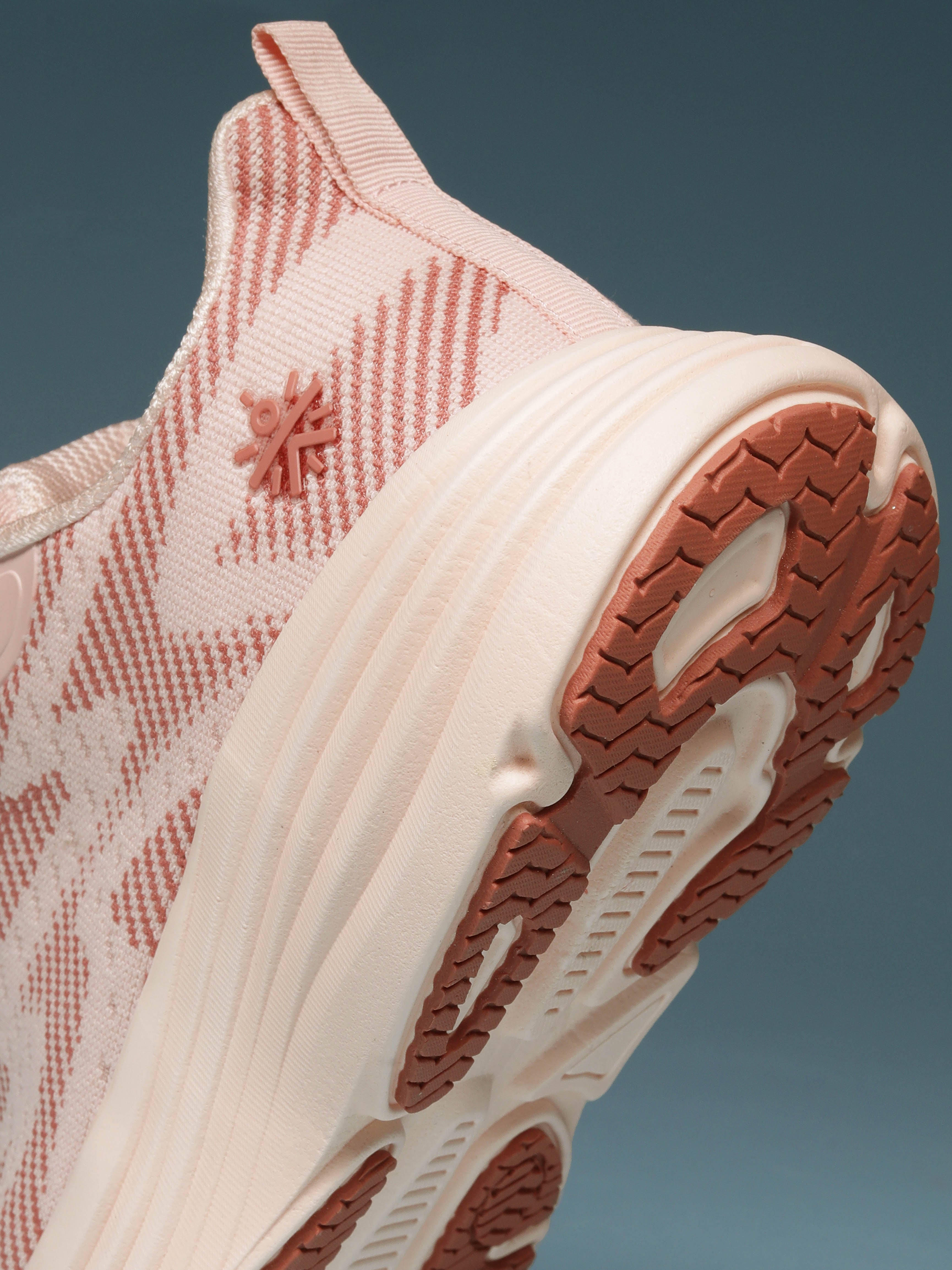 cult Women's PaceLite Walking Shoes - Peach