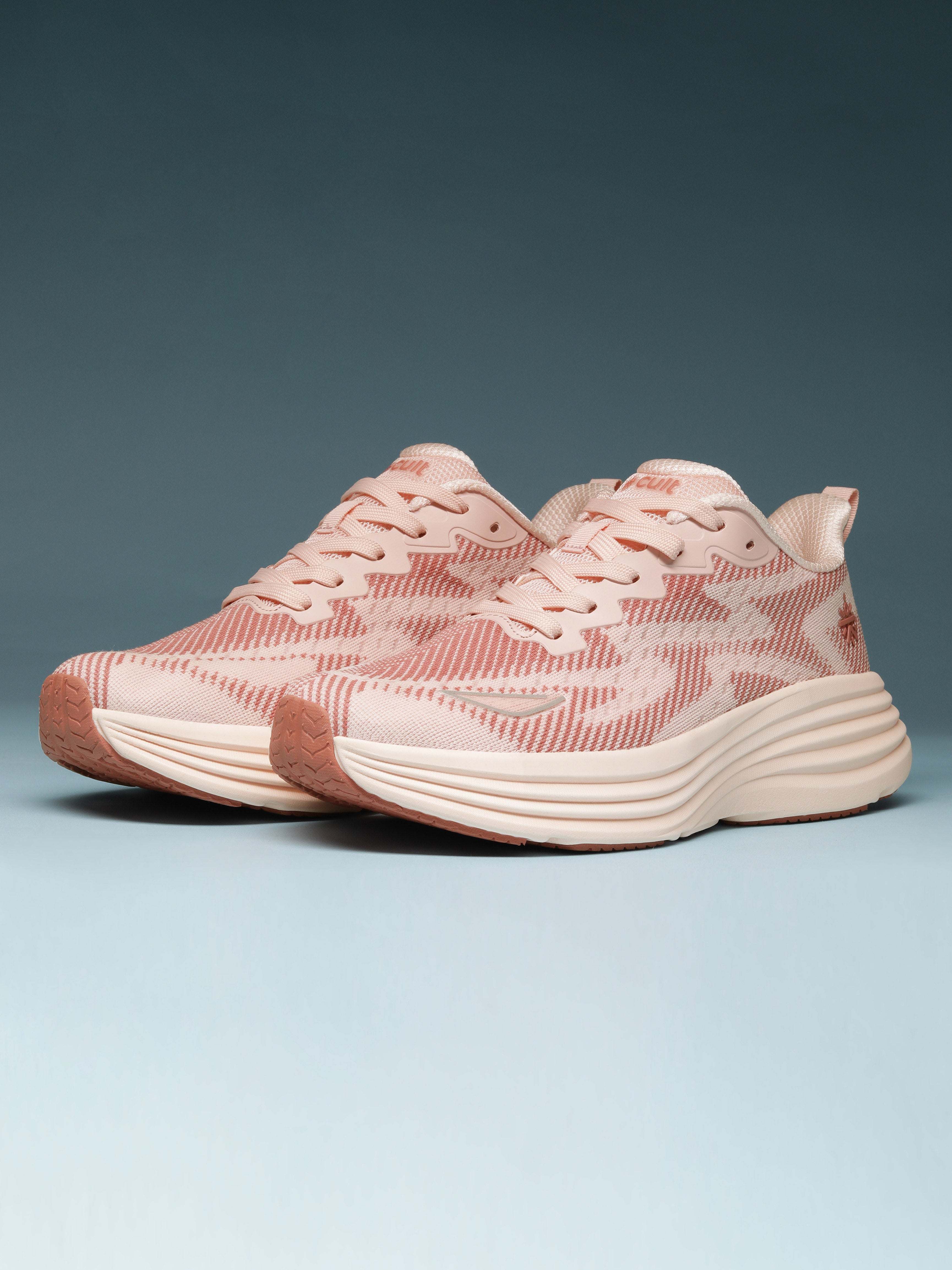 cult Women's PaceLite Walking Shoes - Peach