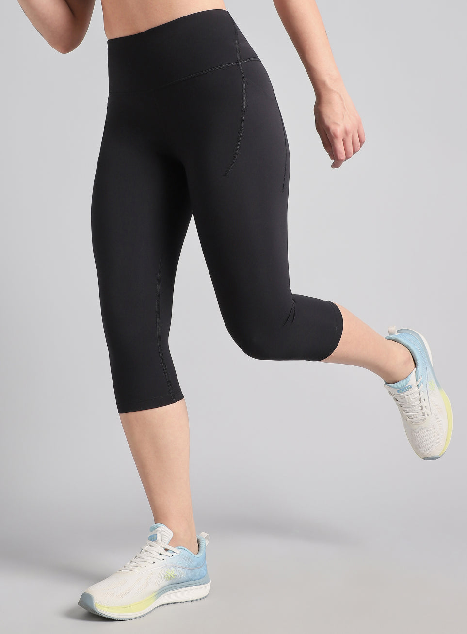 Women's Black Everyday Run Cropped Length COMFlex Tights
