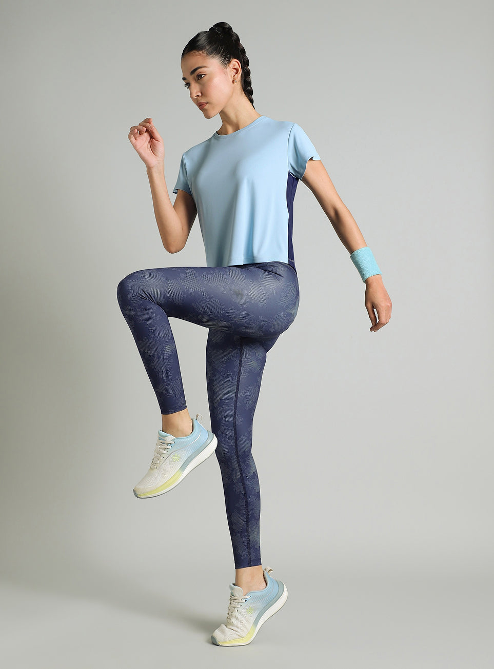 Women's Blue Colourblock Cropped Running T-shirt