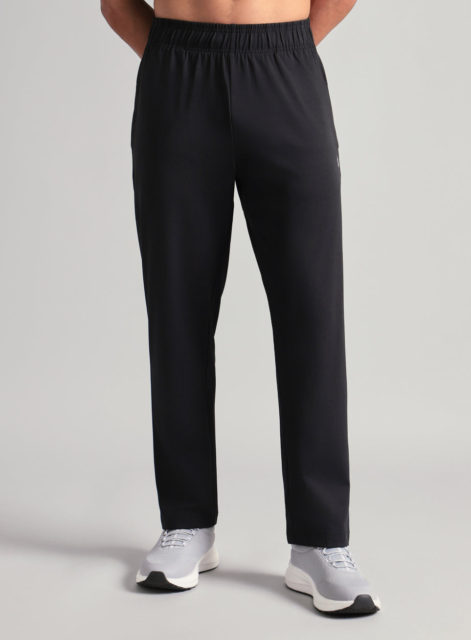 Men's Black Runner's In Motion Graphic Trackpant