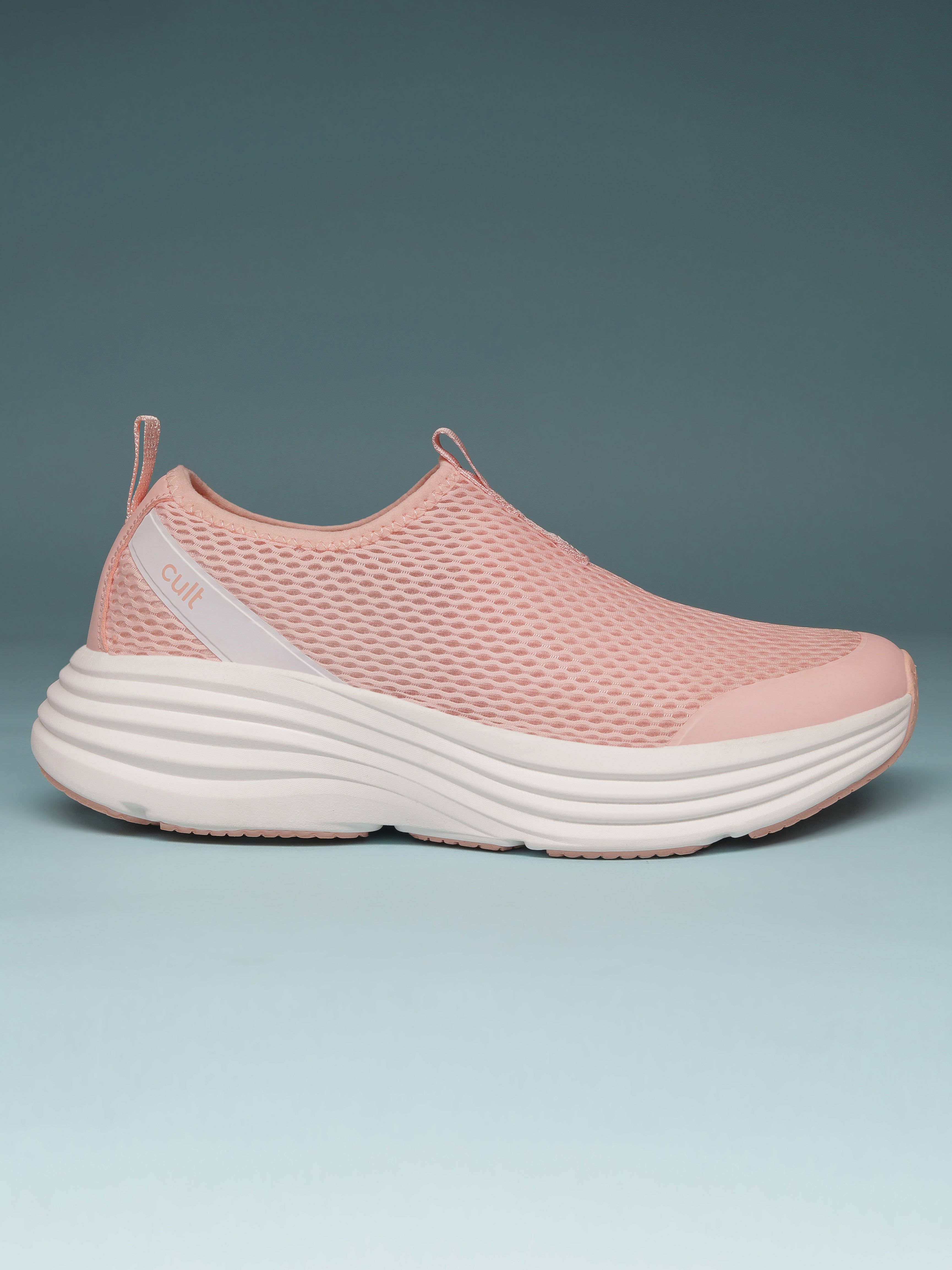 cult Women's AeroKnit Walking Shoes - Peach