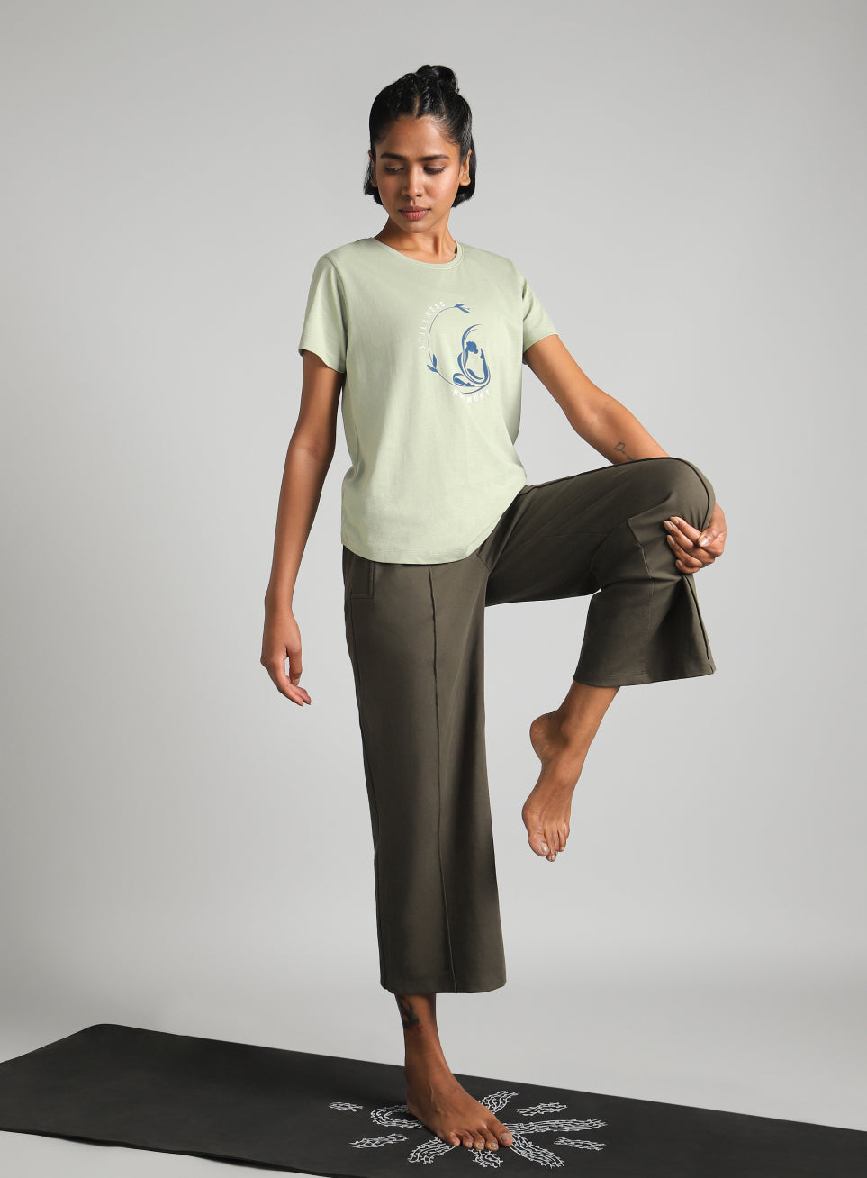 Women's Green Flow Harmony Print Yoga T-shirt