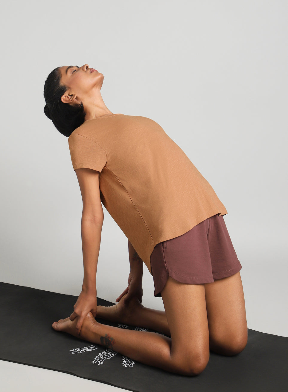 Women's Khaki Flow Form Yoga T-shirt