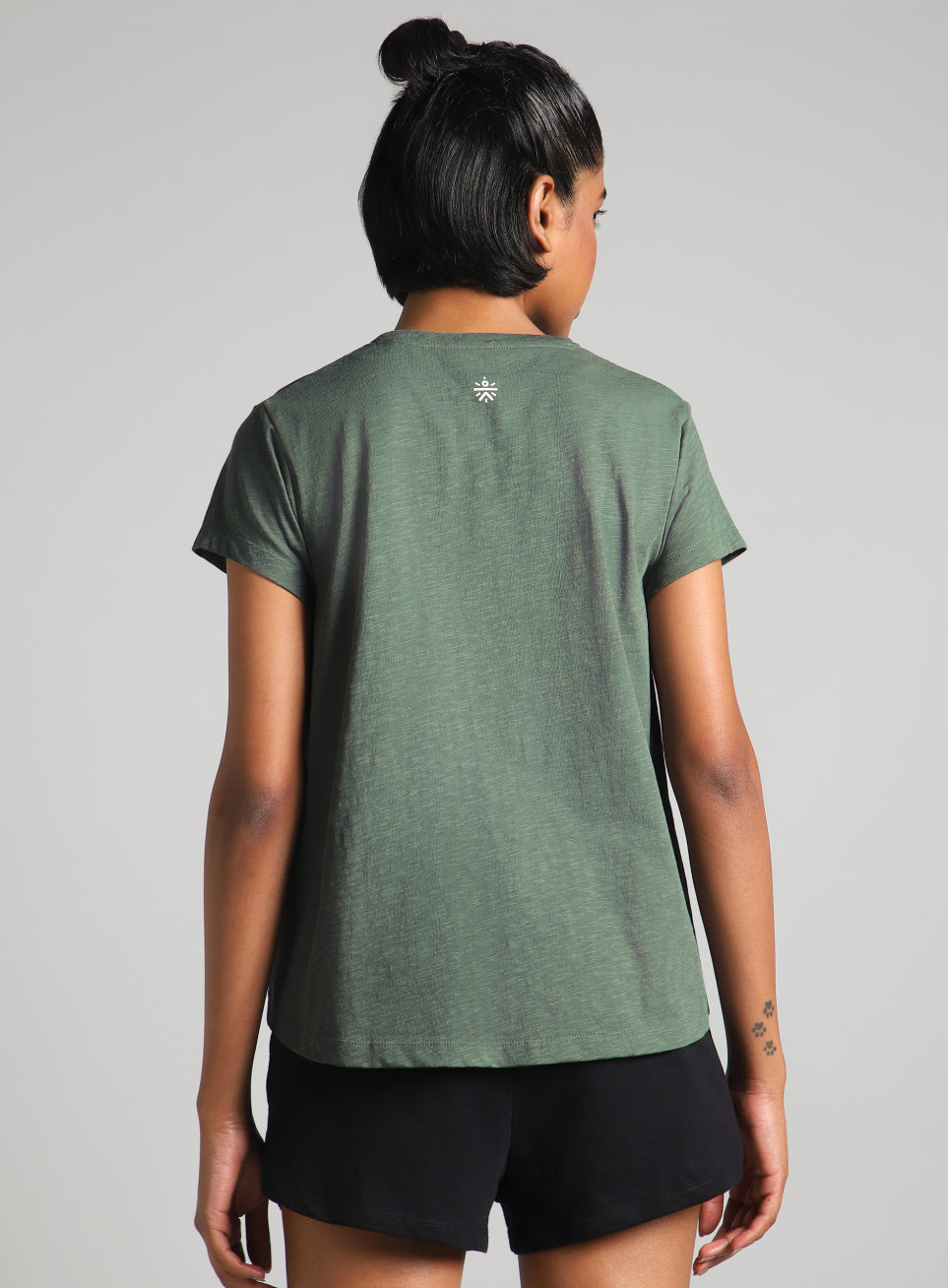 Women's Green Flow Form Yoga T-shirt
