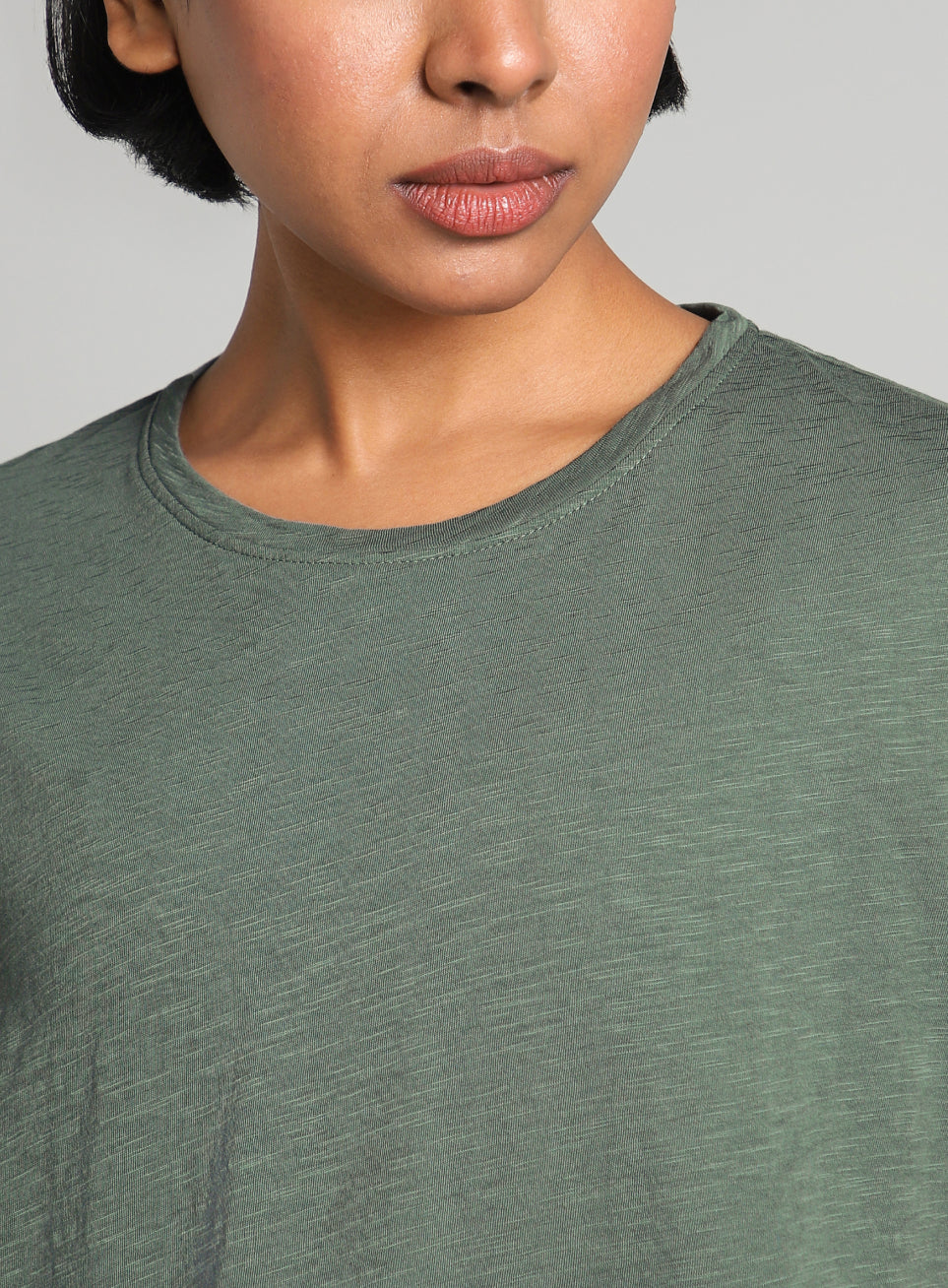 Women's Green Flow Form Yoga T-shirt