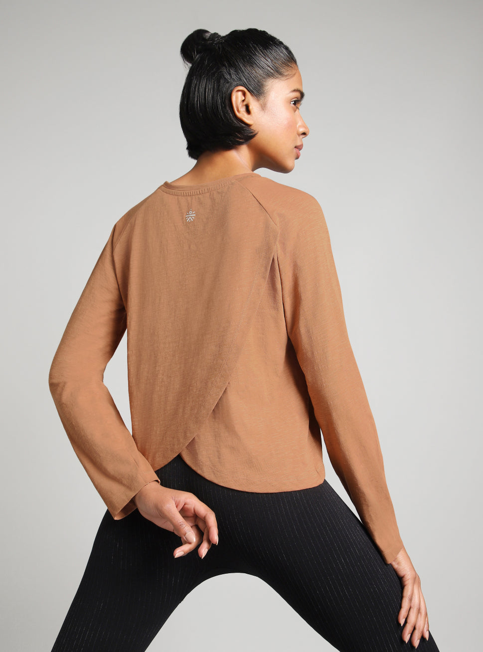 Women's Khaki Form Overlap Yoga T-shirt