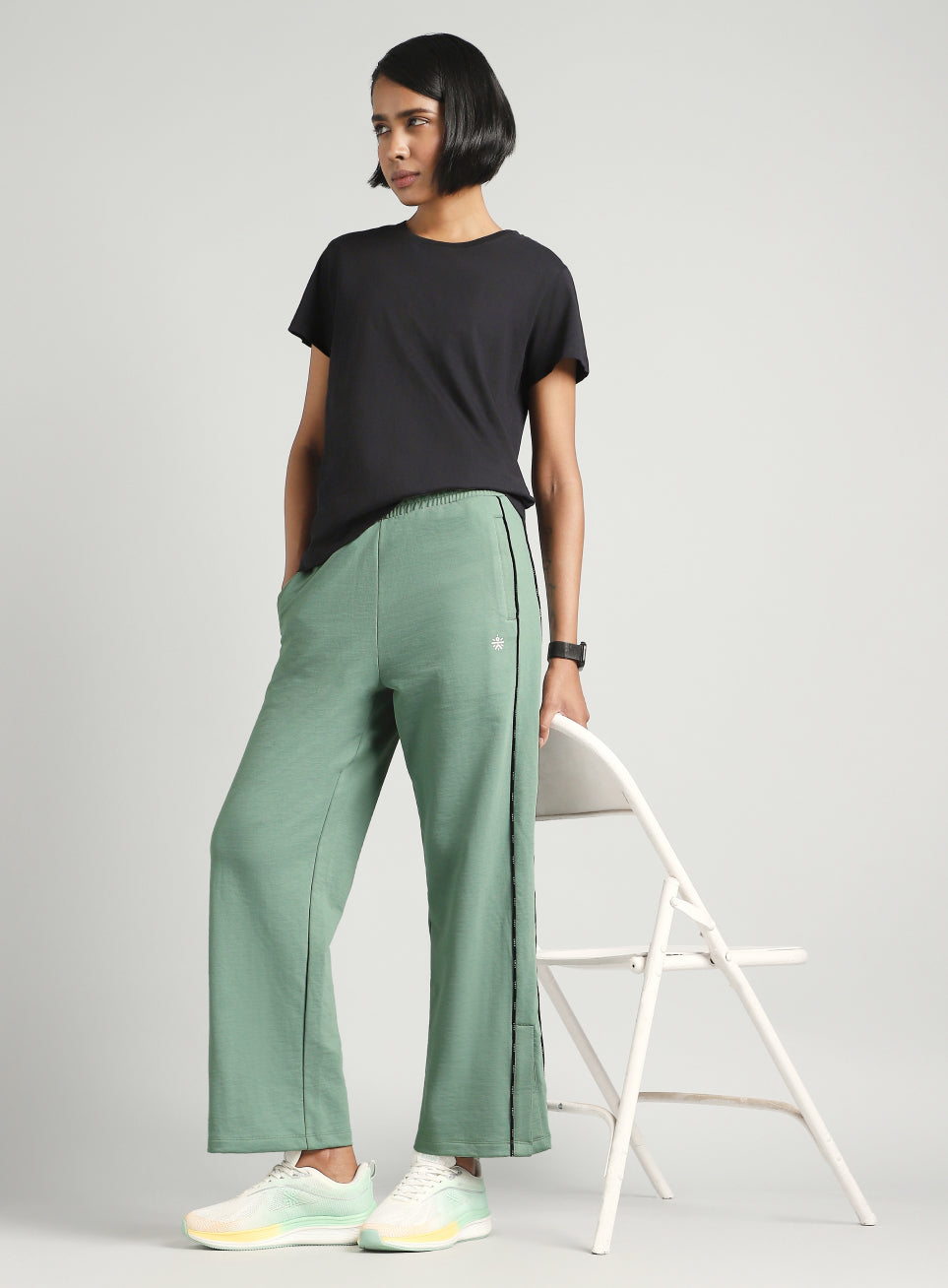 Women's Green Panelled Straight Fit Trackpants
