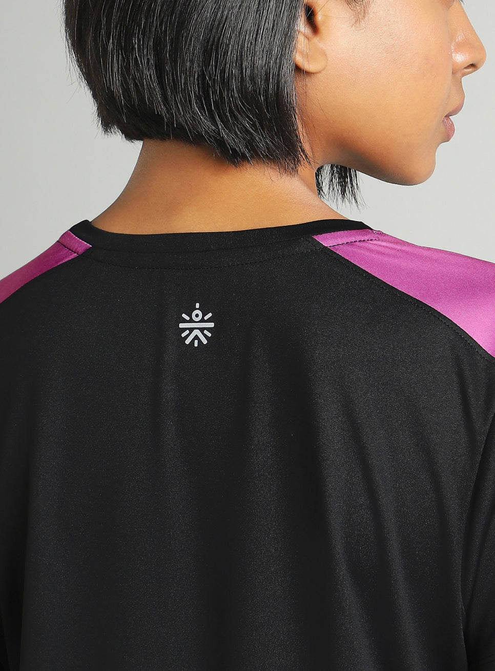 Women's Black Shoulder Pop Active T-shirt