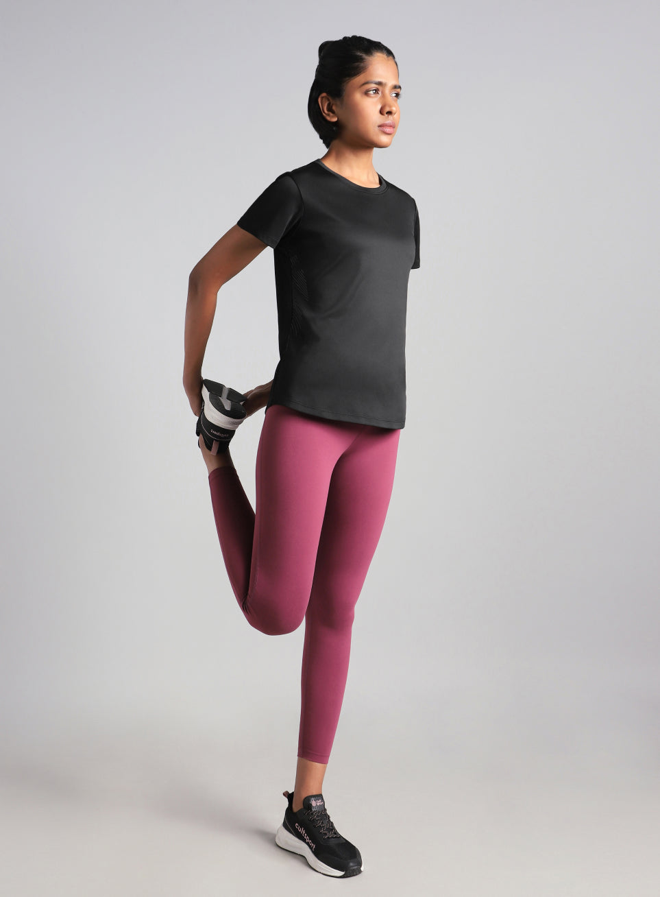 Women's Black Contour Print T-shirt