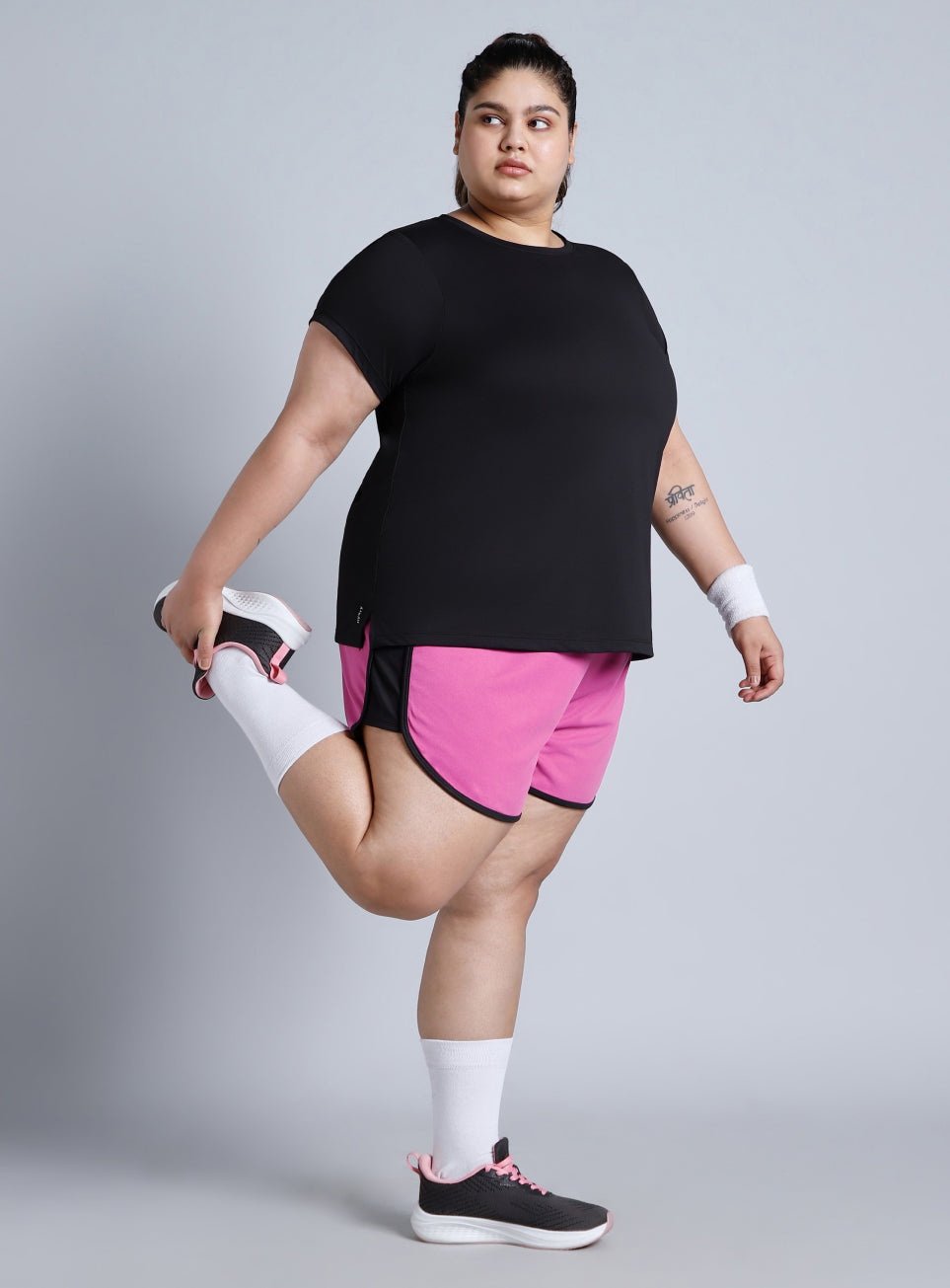 Women's Black Training Essential Plus Size Regular Fit T-shirt