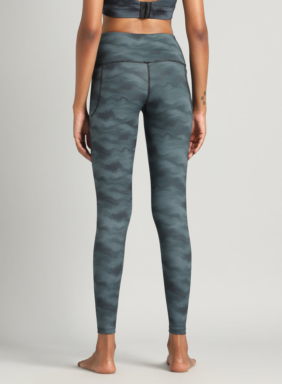 Women's Grey Earthy Texture Printed COMFlex Yoga Tights