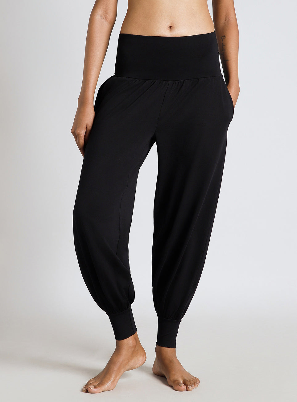 Women's Black Flow and Form Relaxed Yoga Joggers