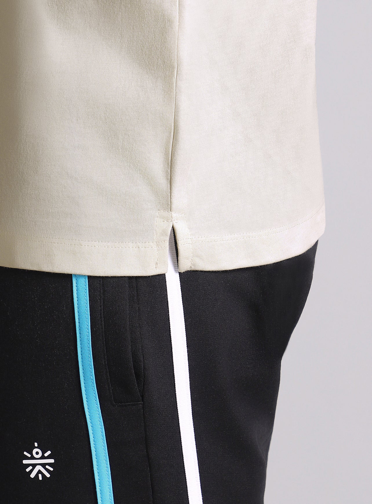 Men's Off-White V-man Relaxed Fit Full Sleeve T-shirt