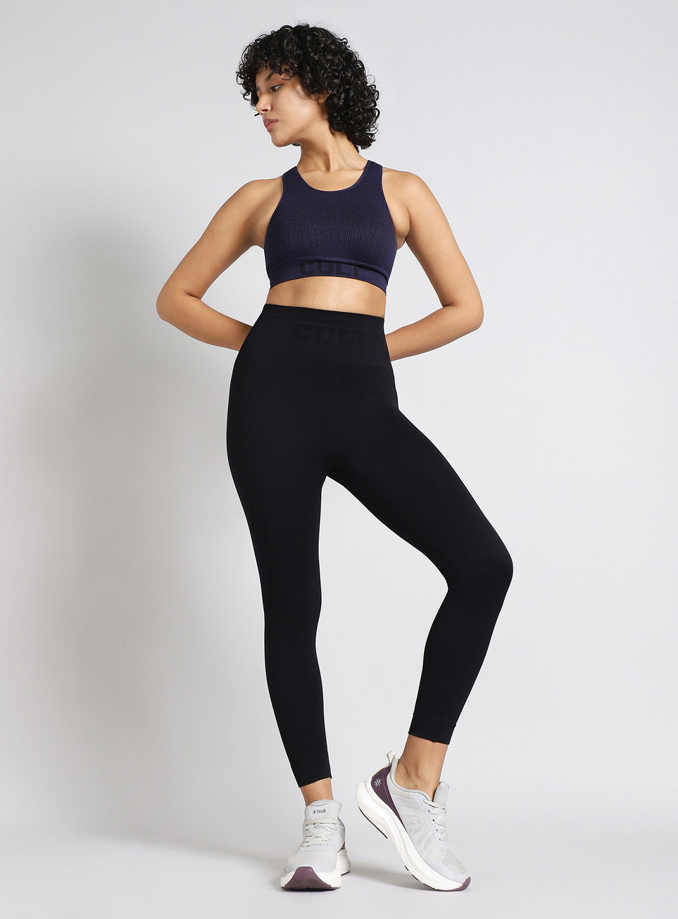 Women's Black Swift Form Seamless Tights