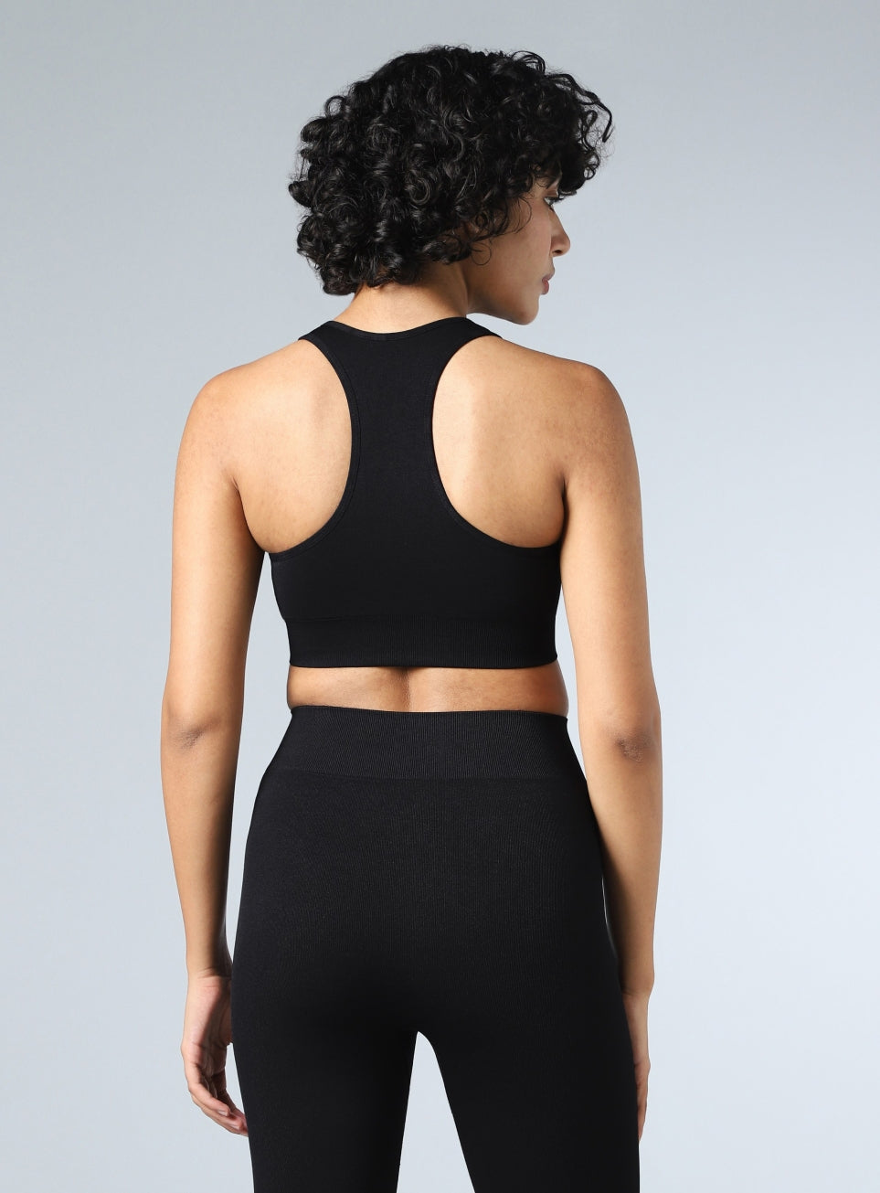 Women's Black Motion Flow Medium Support Seamless Bra