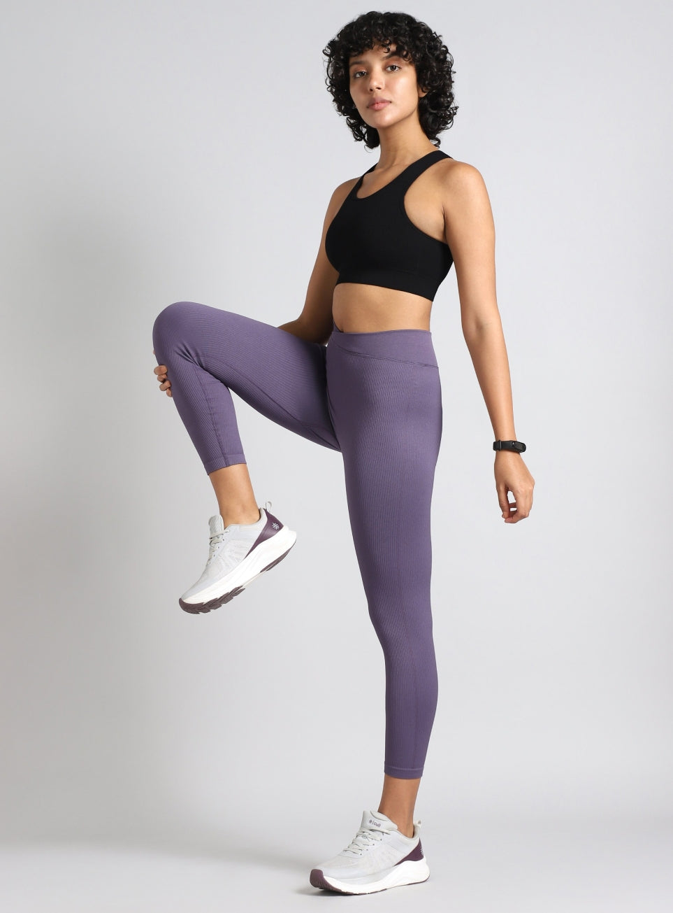 Women's Black Medium Support Seamless Reversible Bra
