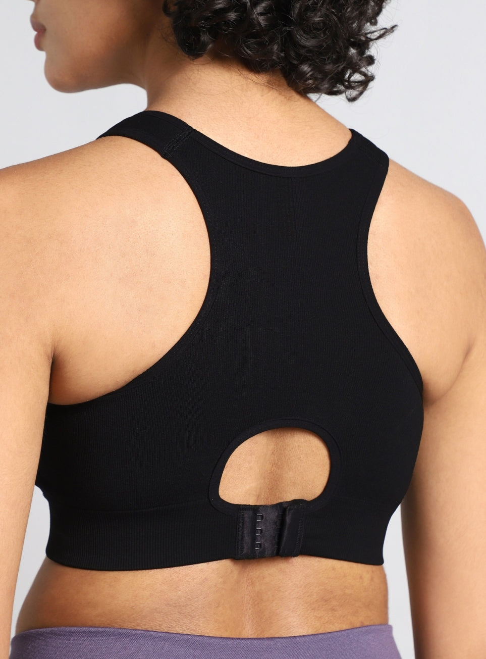Women's Black Medium Support Seamless Reversible Bra