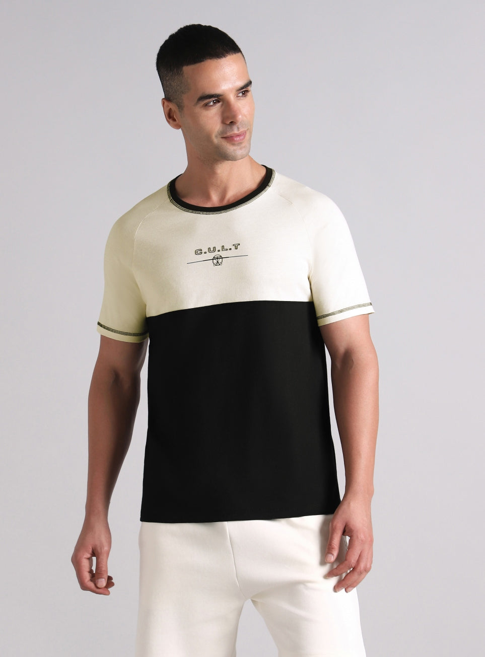 Men's Colourblock V-Man Cult Graphic T-shirt