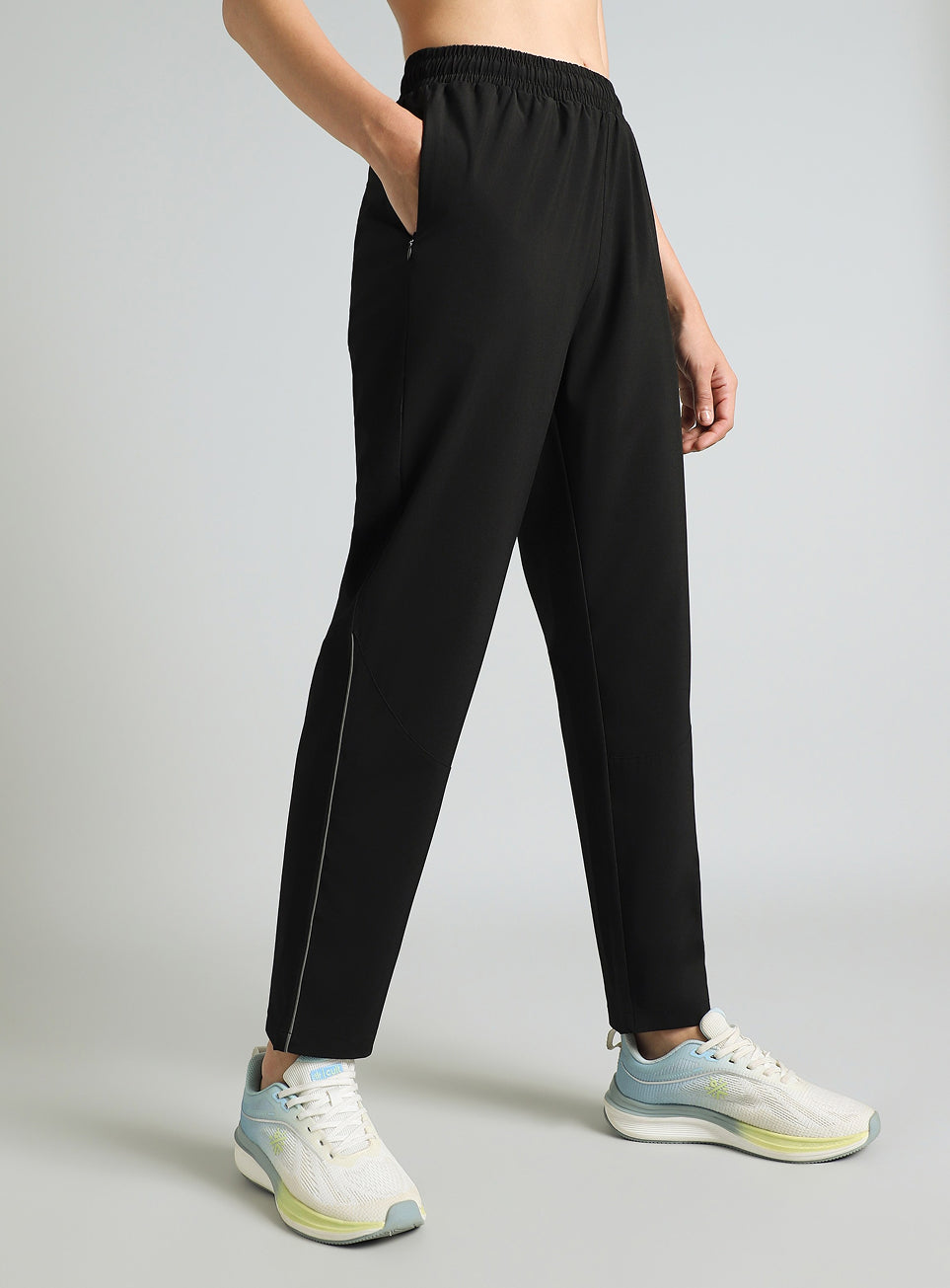 Women's Black Night Run Trackpants