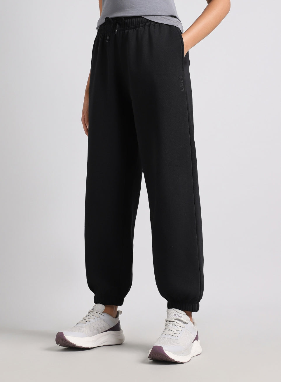 Women's Black Luxe Fleece Relaxed Fit Joggers