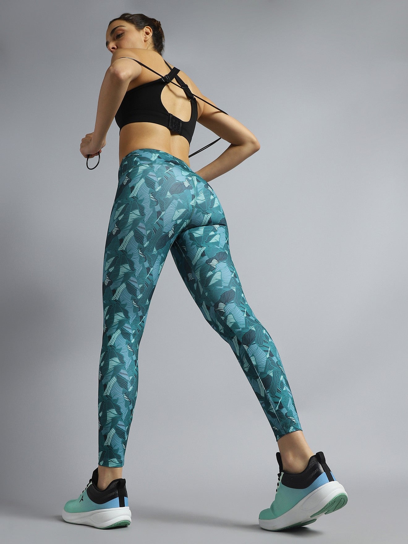 Avant Women's SwiftAura Casual Shoes - Green