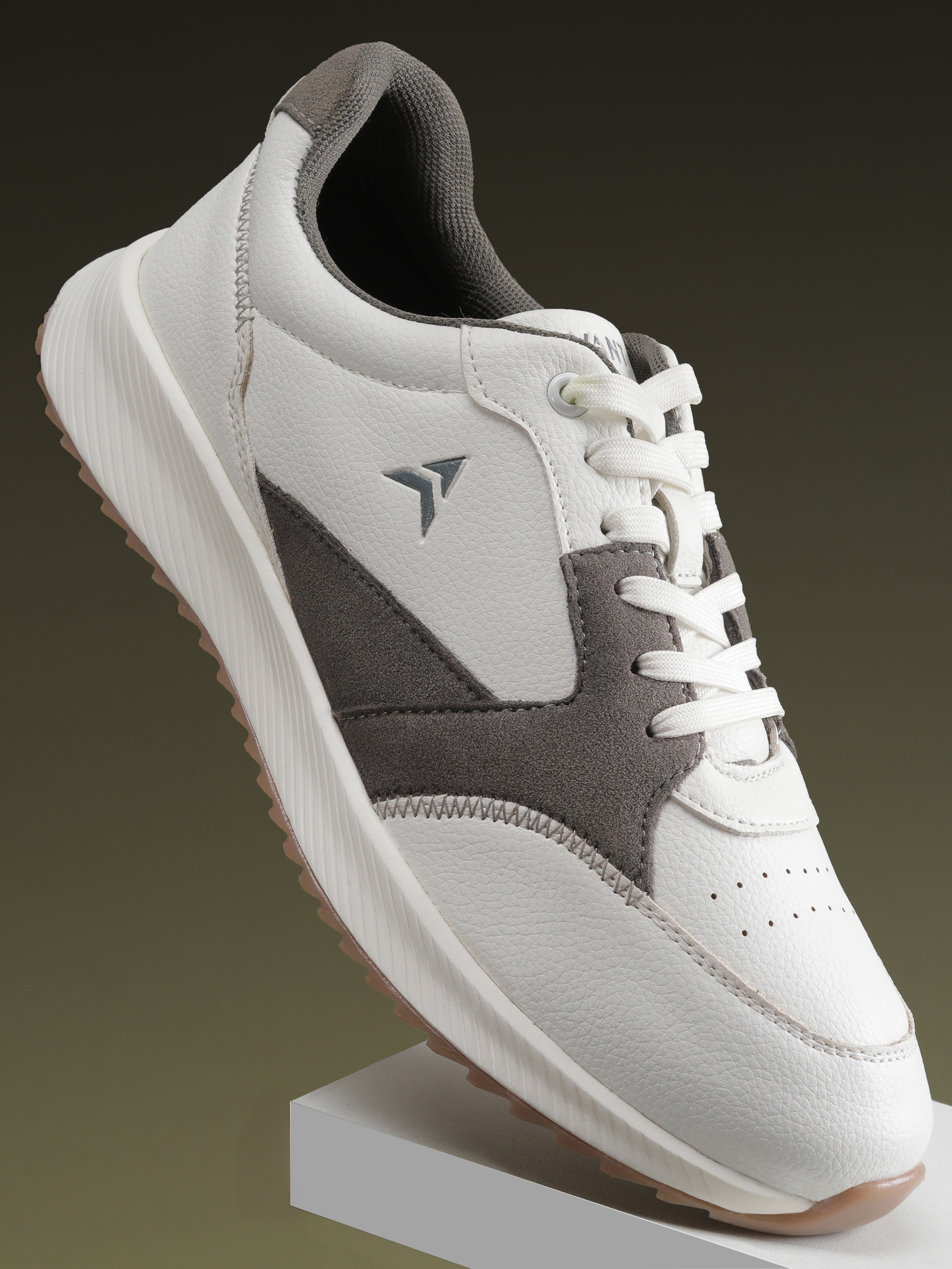 Avant Men's MotionCore Running Shoes - White/Grey