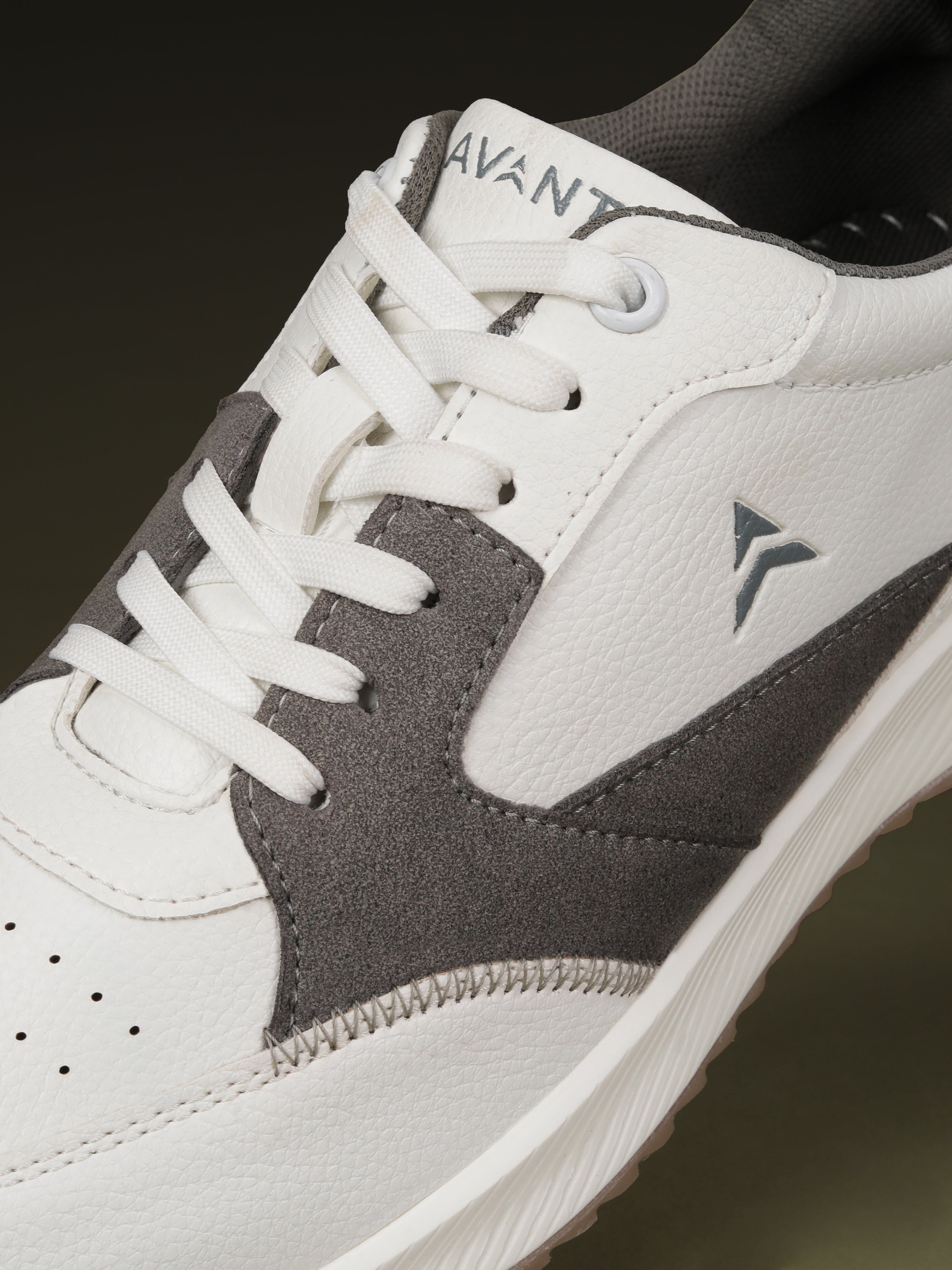 Avant Men's MotionCore Running Shoes - White/Grey