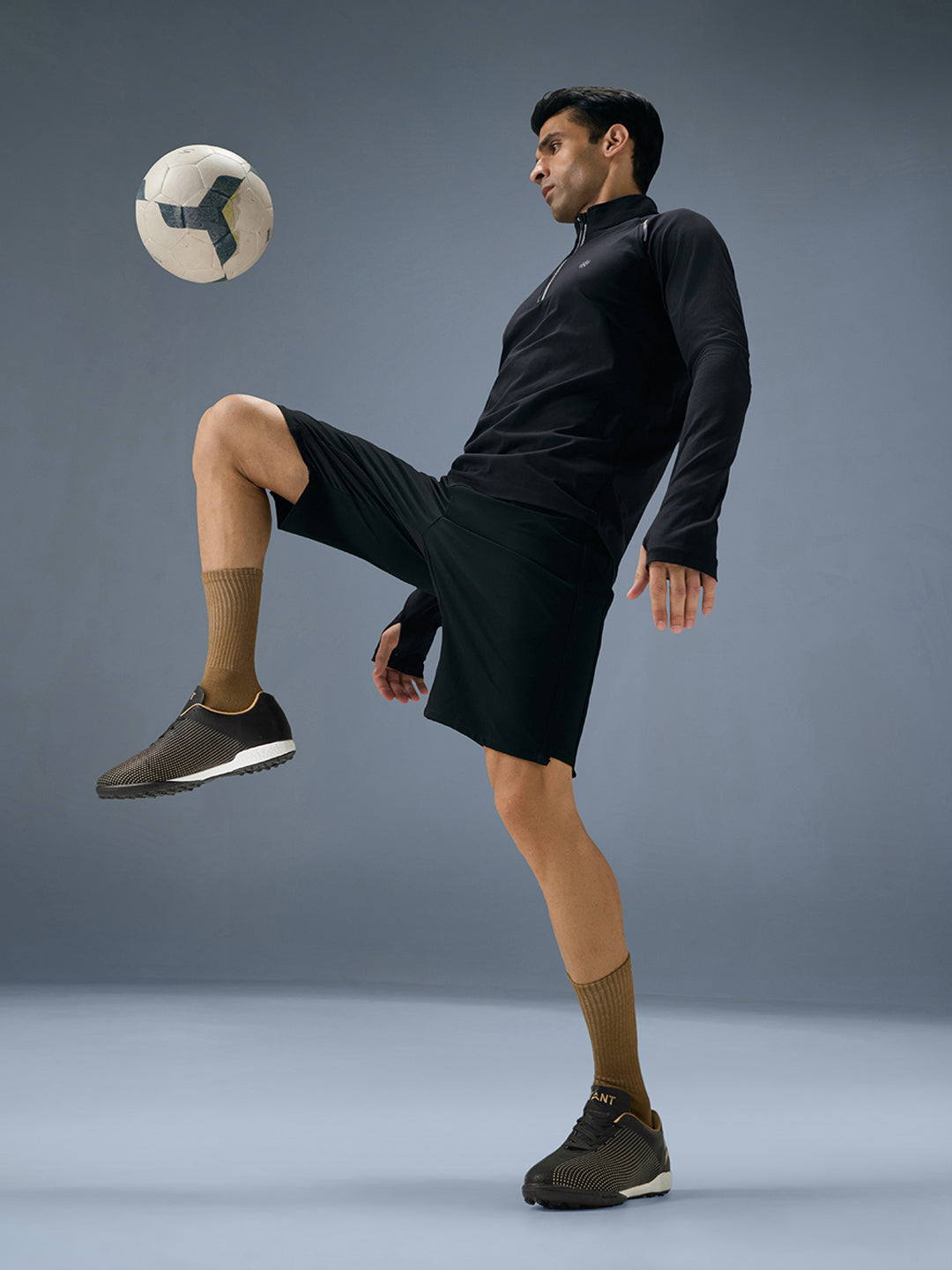 Avant Men's TurfMaster Pro Football Shoes - Black