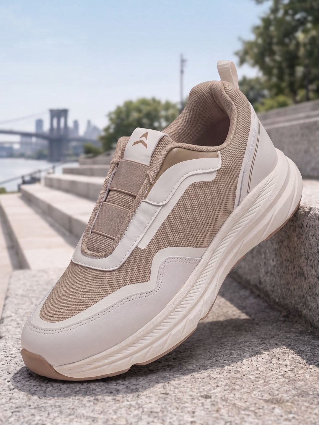 Avant Men's EaseCore Walking Shoes - White/Brown