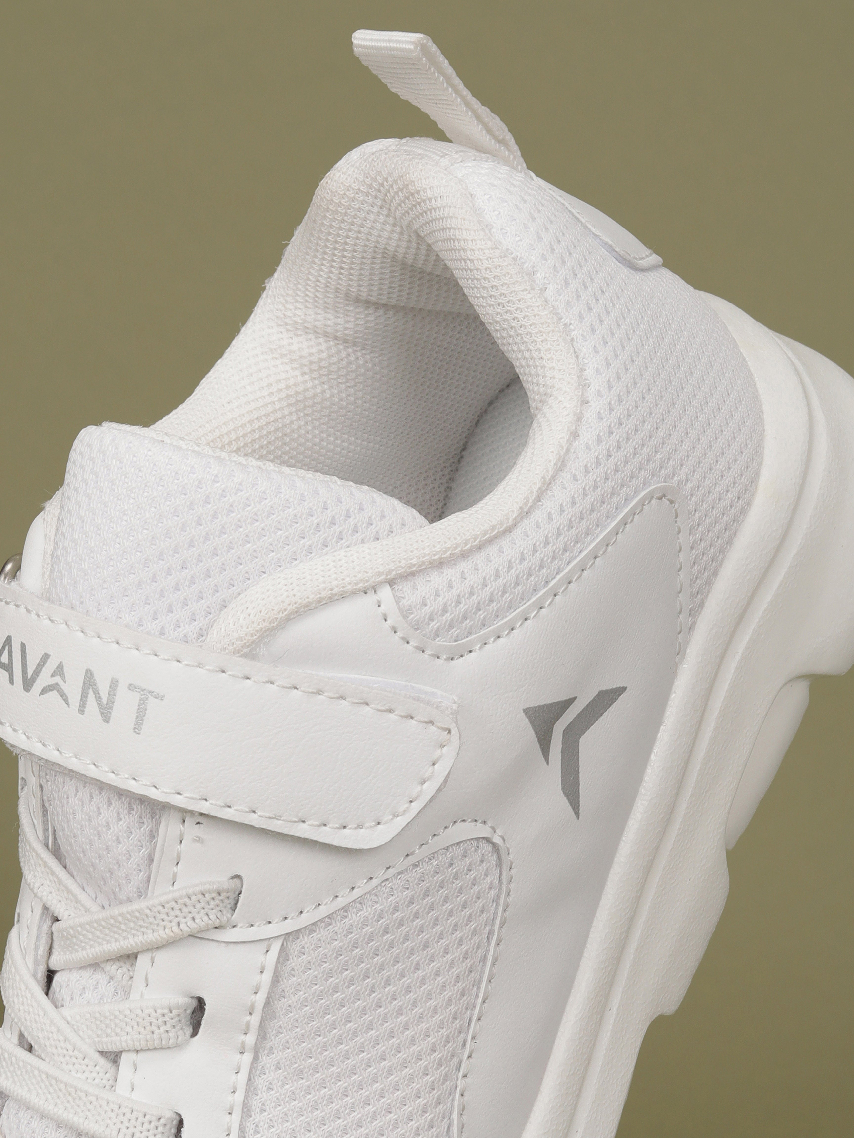 Avant Kid's Unisex ZoomPlay School Shoes - White